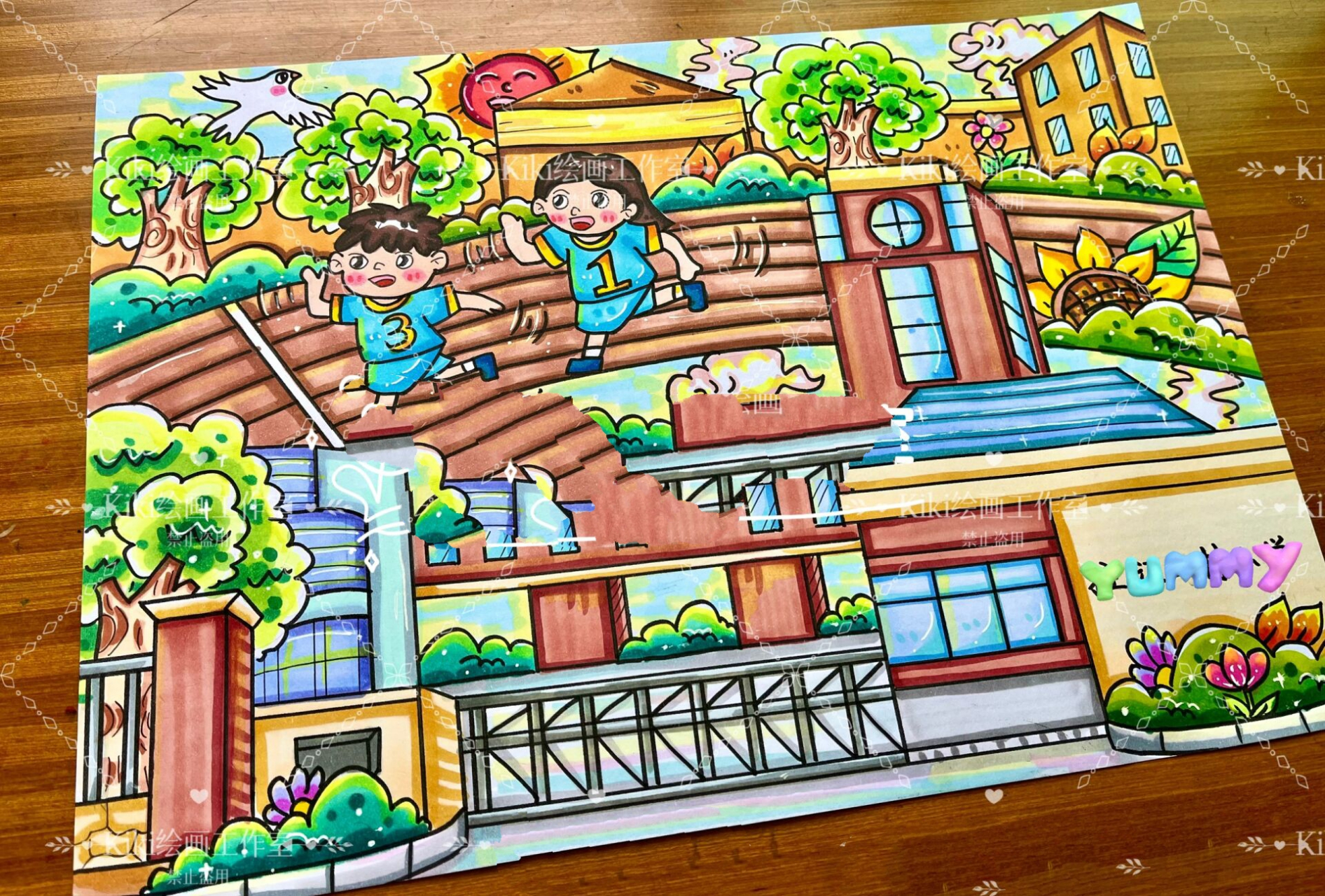 原创《美丽校园,校园生活》绘画 我们的校园里,有许许多多的花草树木.