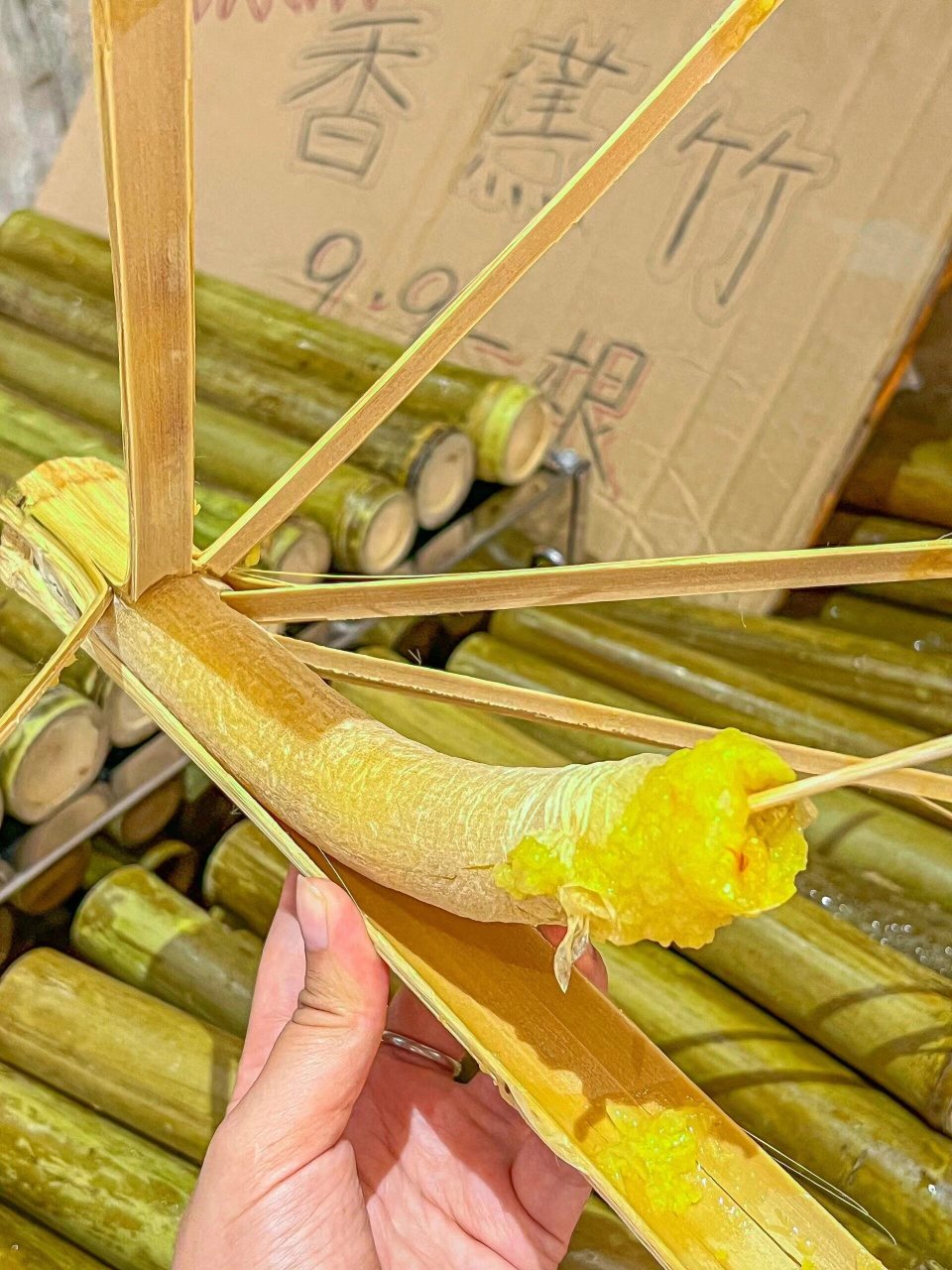 泰国香蕉竹今年爆火网红小吃 香蕉竹半成品2023年至2024年最火爆的网