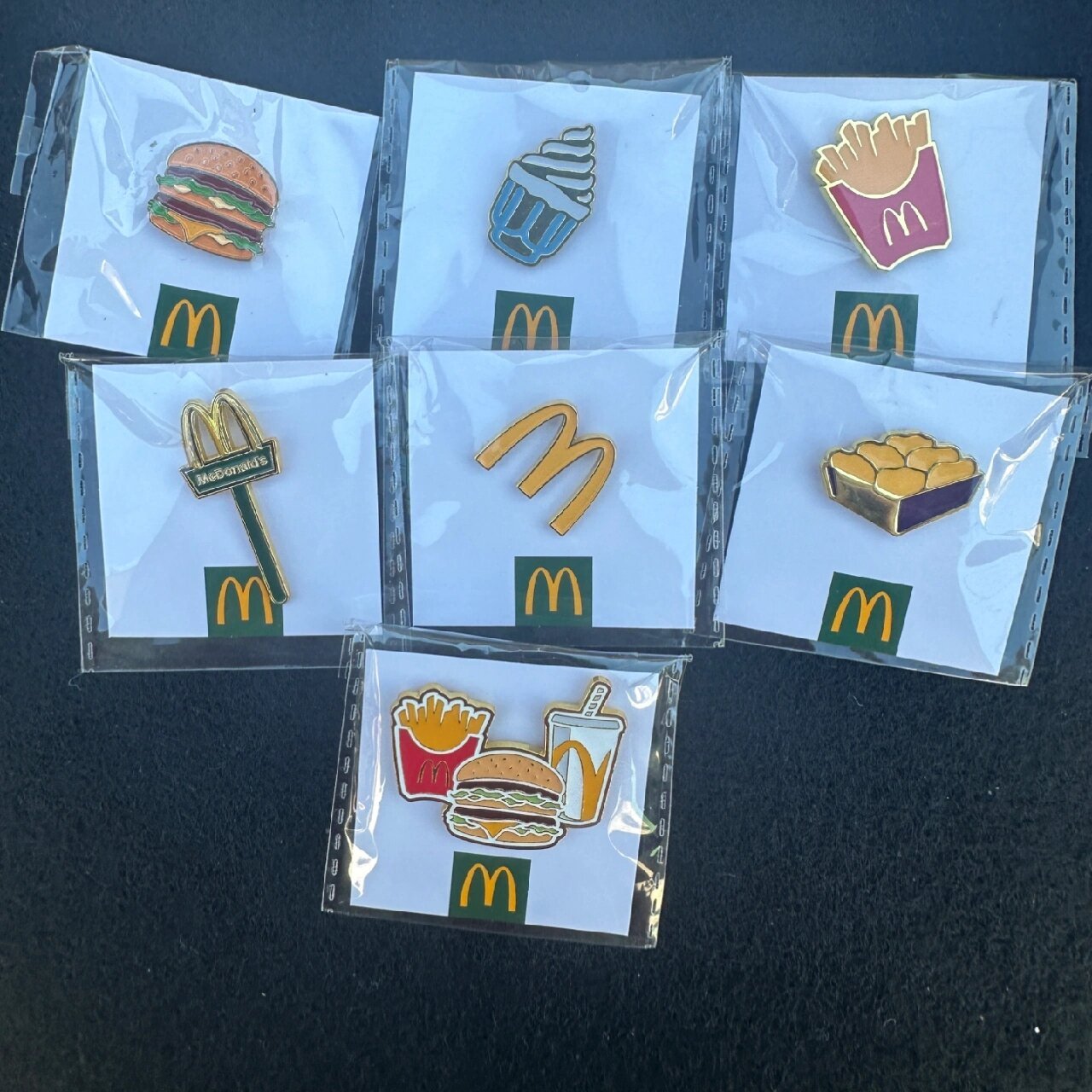 麦当劳徽章pins 独立包装一套7枚 麦当劳最新版徽章