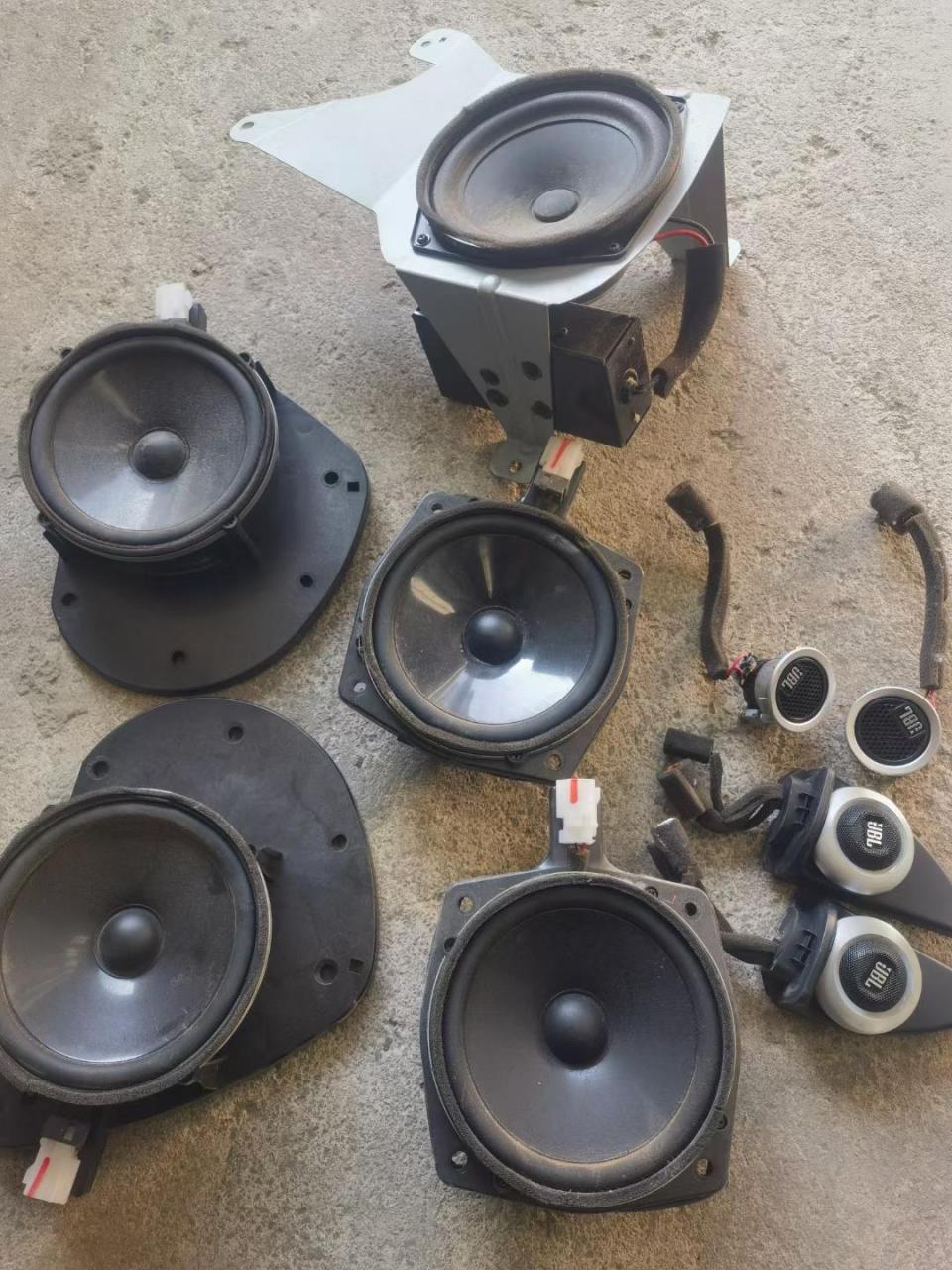 纳智捷大七jbl音响喇叭一套