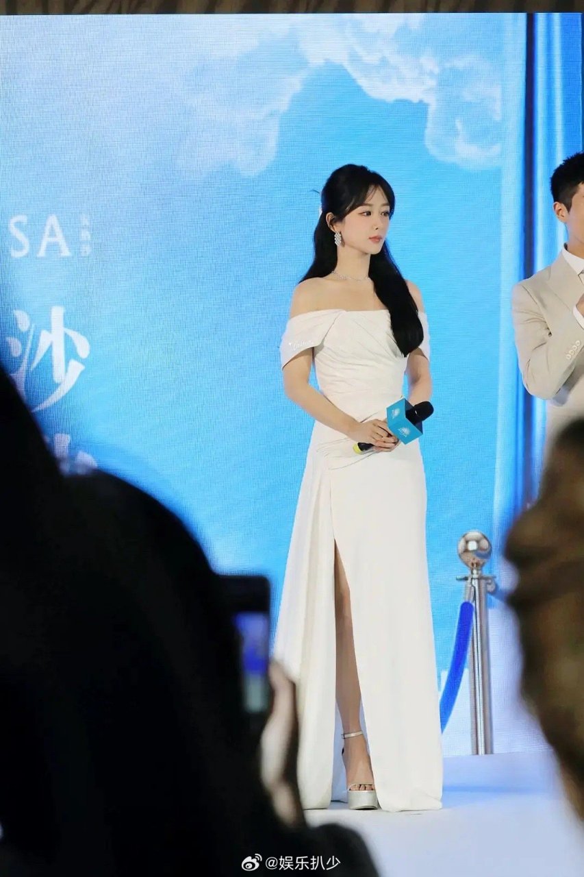 杨紫瘦了的直播状态真的好好,原相机也扛住了,生图好米