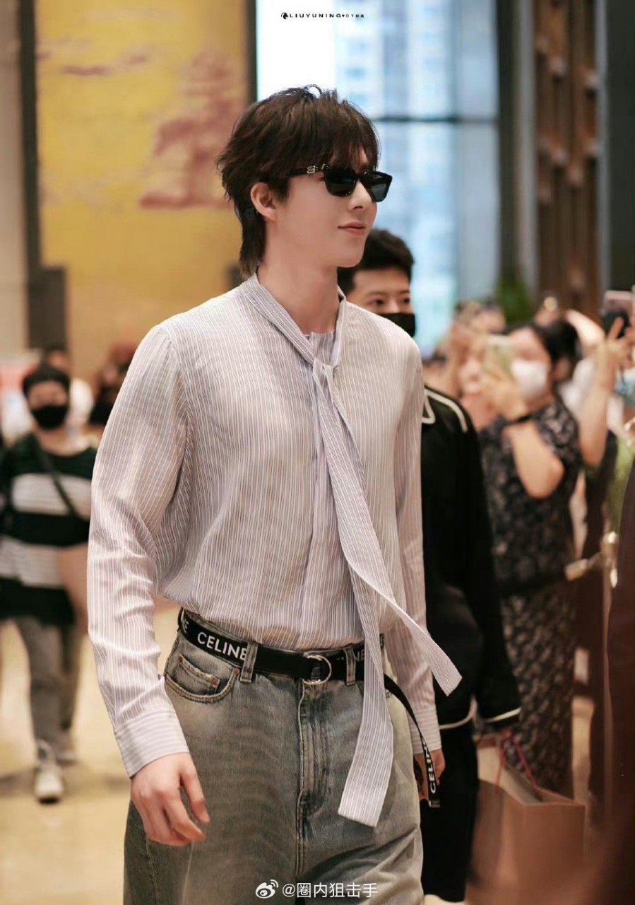 龚俊被刘宇宁的腿震惊#龚俊被刘宇宁113的大长腿震惊,刘宇宁189比例