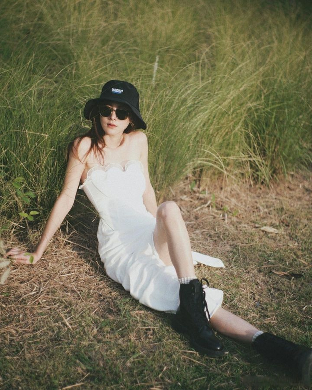 baifern吕爱惠#baifern美照被网友起哄像在拍婚纱照!