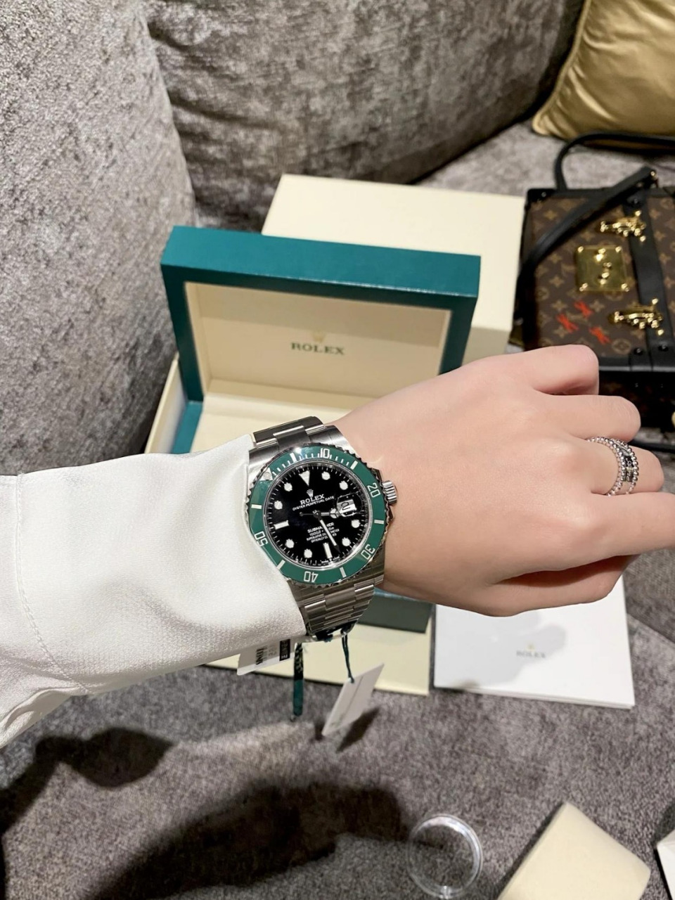 永恒经典78rolex劳力士绿水鬼 绿水龟不是男生的专属,女生戴也一样