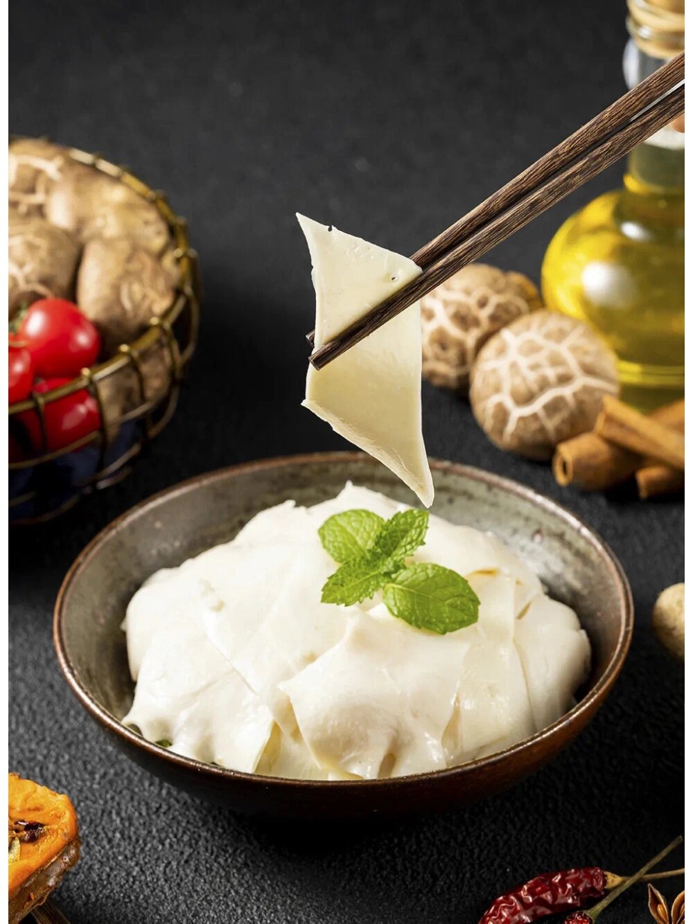 猪黄喉 食用方法 guo quan shi hui 1,火锅:涮煮2分钟左右即可食用.