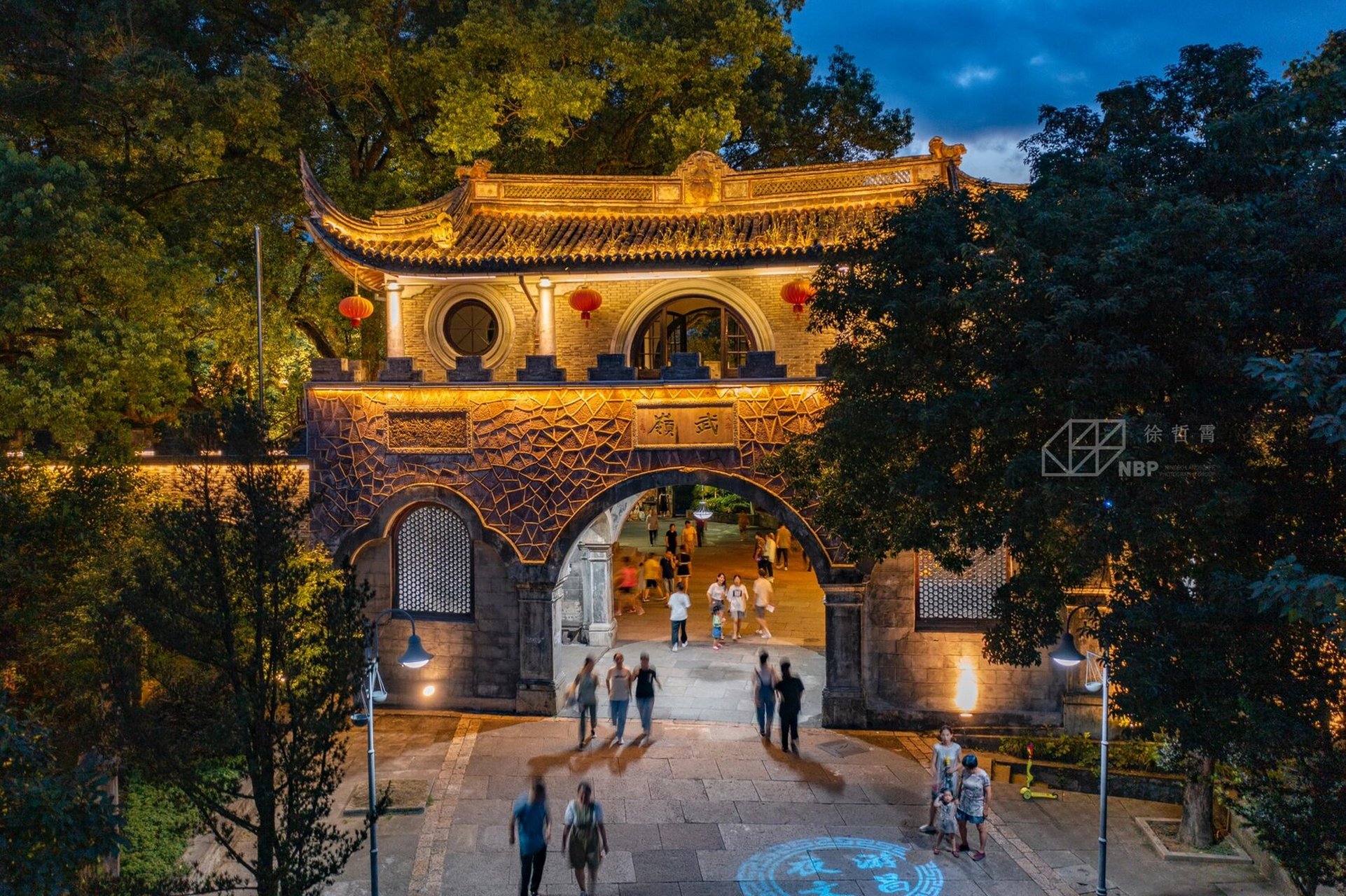 宁波|奉化溪口武岭门 武岭门,位于浙江奉化溪口镇 为三间两层的关楼式