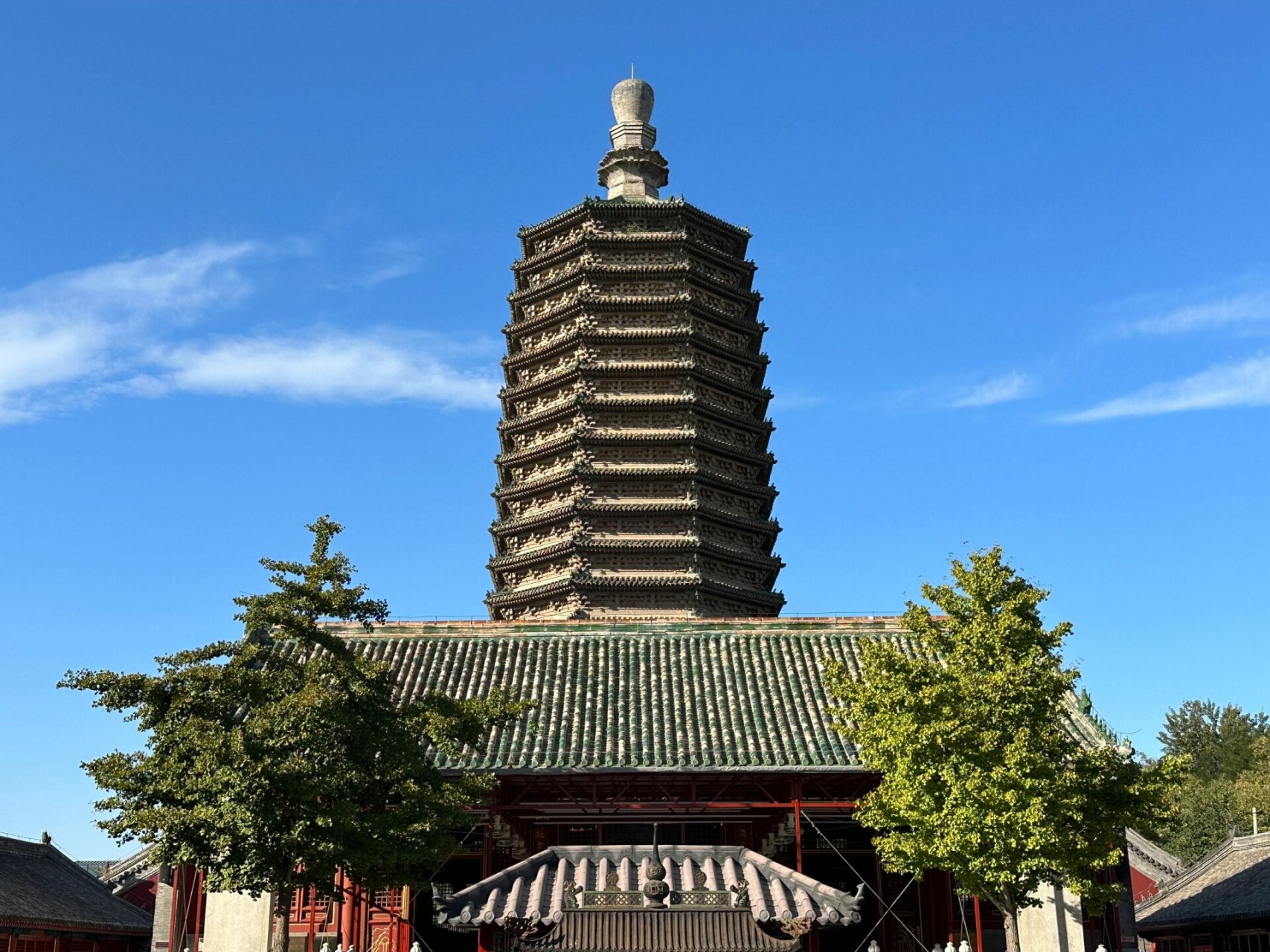 北京的塔(6)天宁寺塔 座落在广安门外护城河西岸不远处的天宁寺塔,被