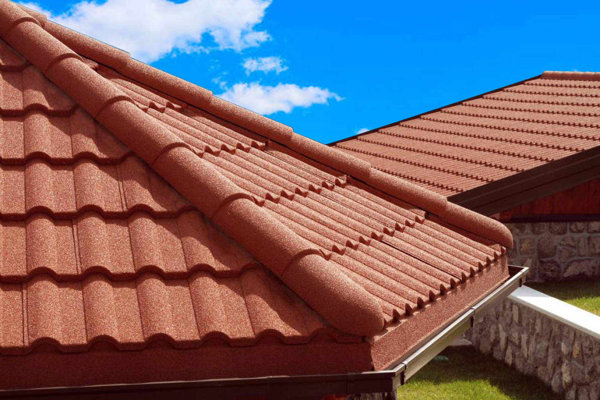 彩石金属瓦作为新型屋面,都有什么优势特点 彩石金属瓦是一种新型的