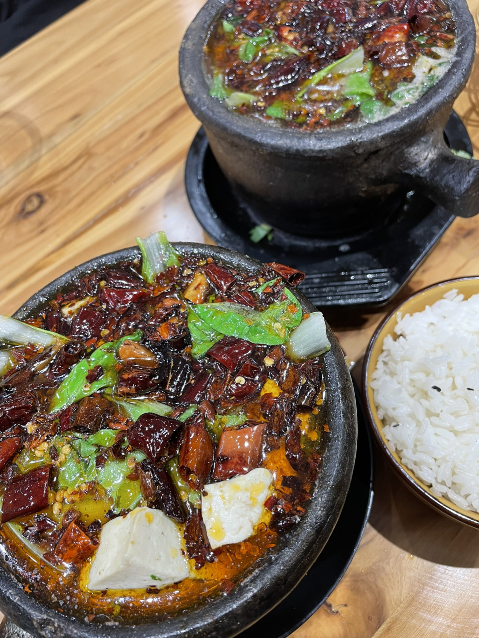 此刻 一位河南公主正在优雅地等待着她的武陟砂锅下午茶  老板 辣椒