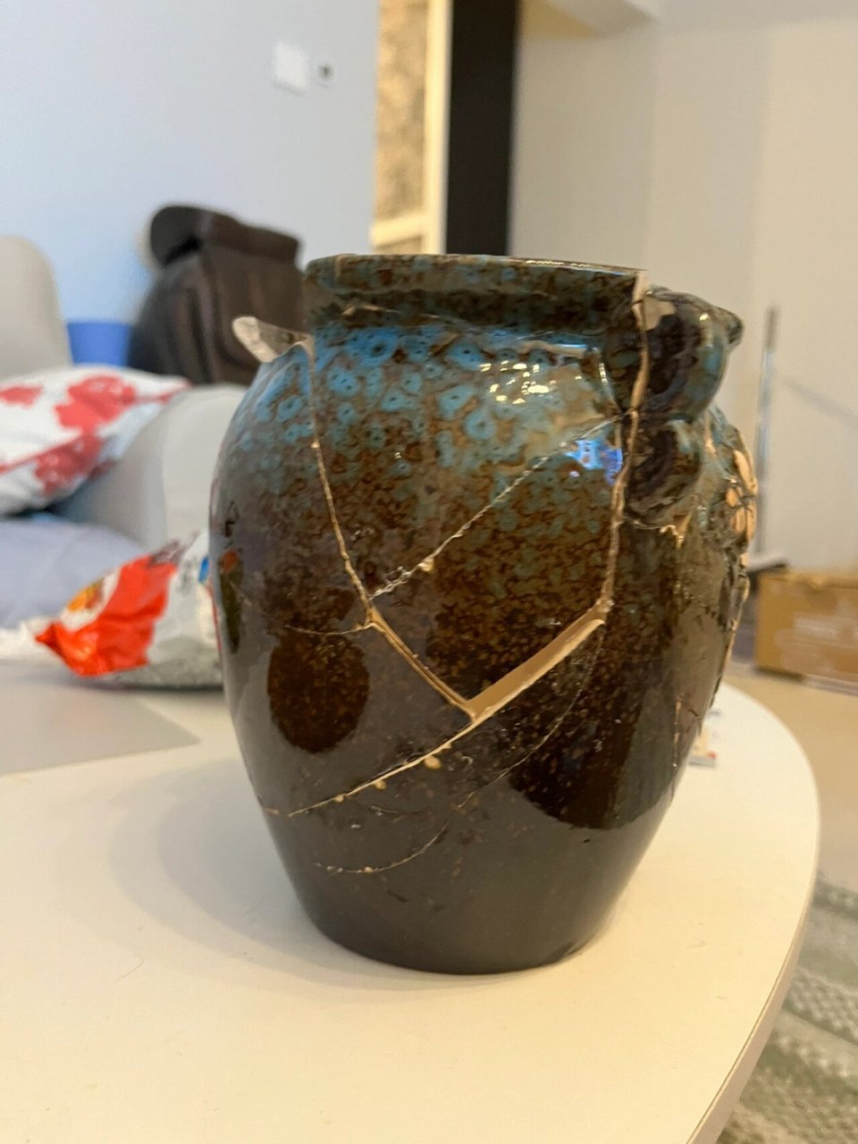 暴力快递摔碎了我的花盆 尝试修复效果还行 体验了一把我在故宫修文物