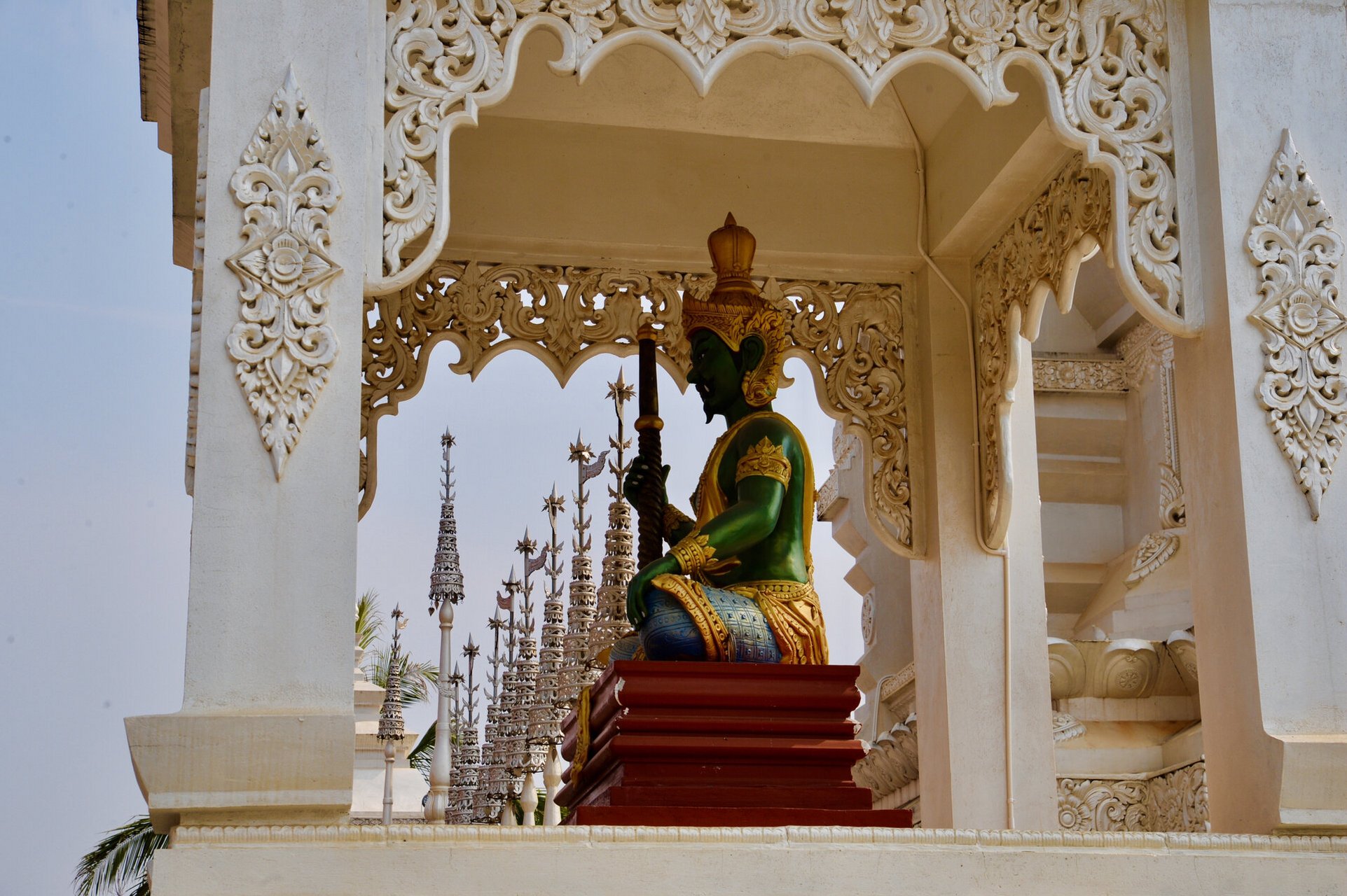 西双版纳般若寺 # 位于云南西双版纳景洪市的般若寺因为是华丽的建筑
