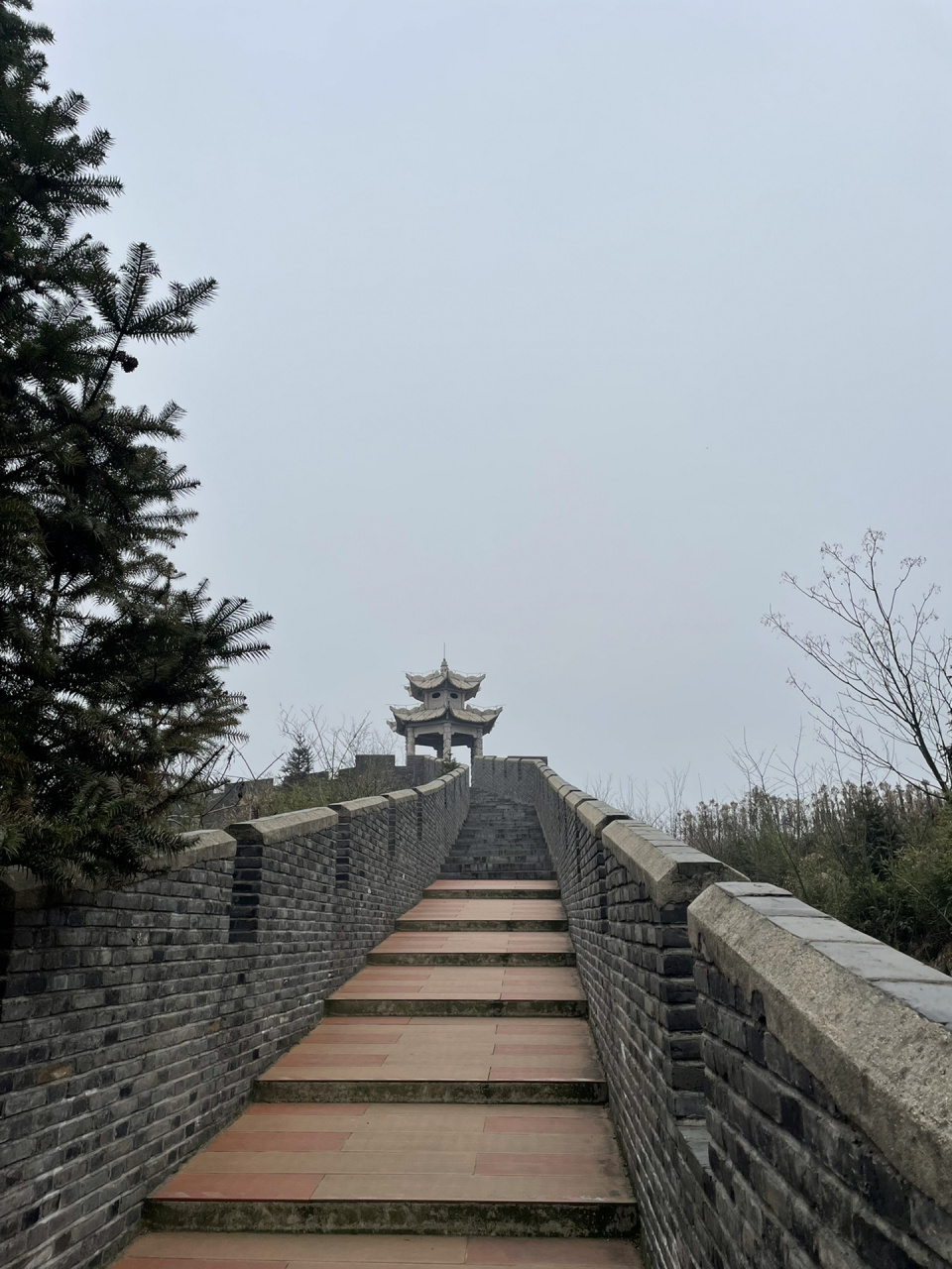 宜兴大潮山小长城 虽然全长只有3公里,逛一圈大概一个小时,但是刚开始