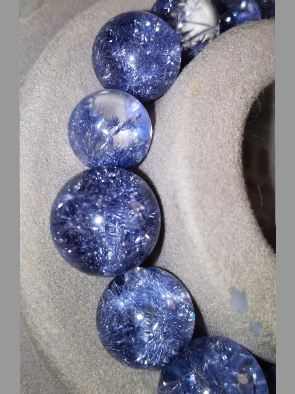 天花板顶级老矿线花款的蓝发晶蓝线石水晶 慎入慎入7575看过这种