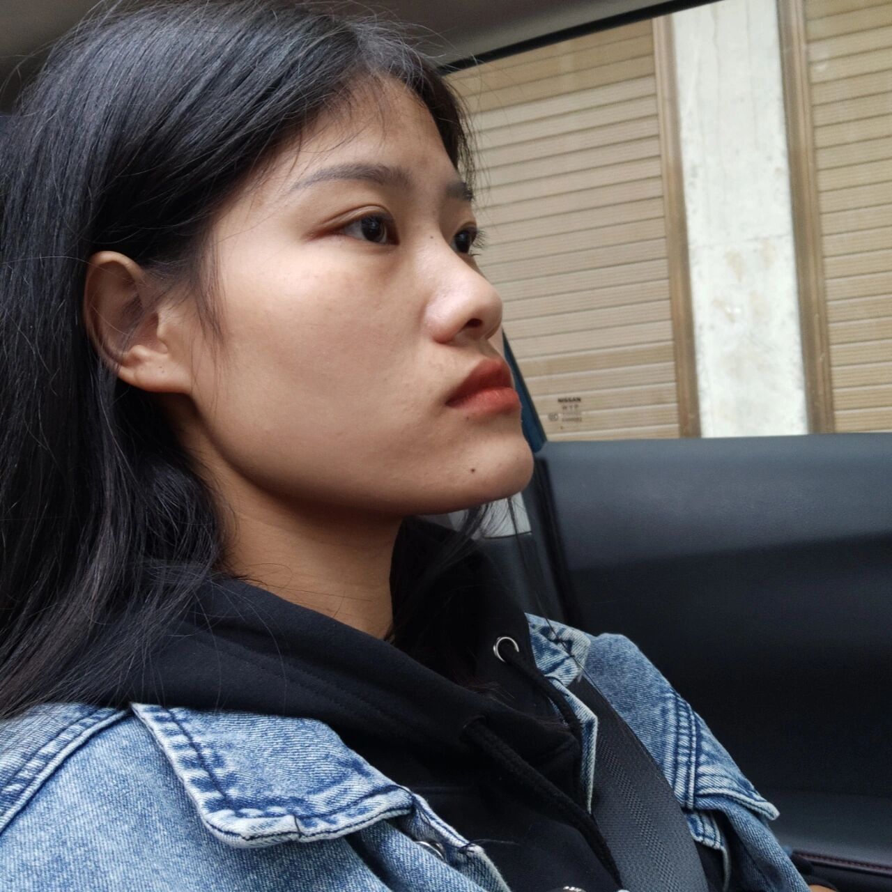 月亮脸 这辈子最自卑的就是这该死的侧脸了,正脸不算很丑,但是也不是