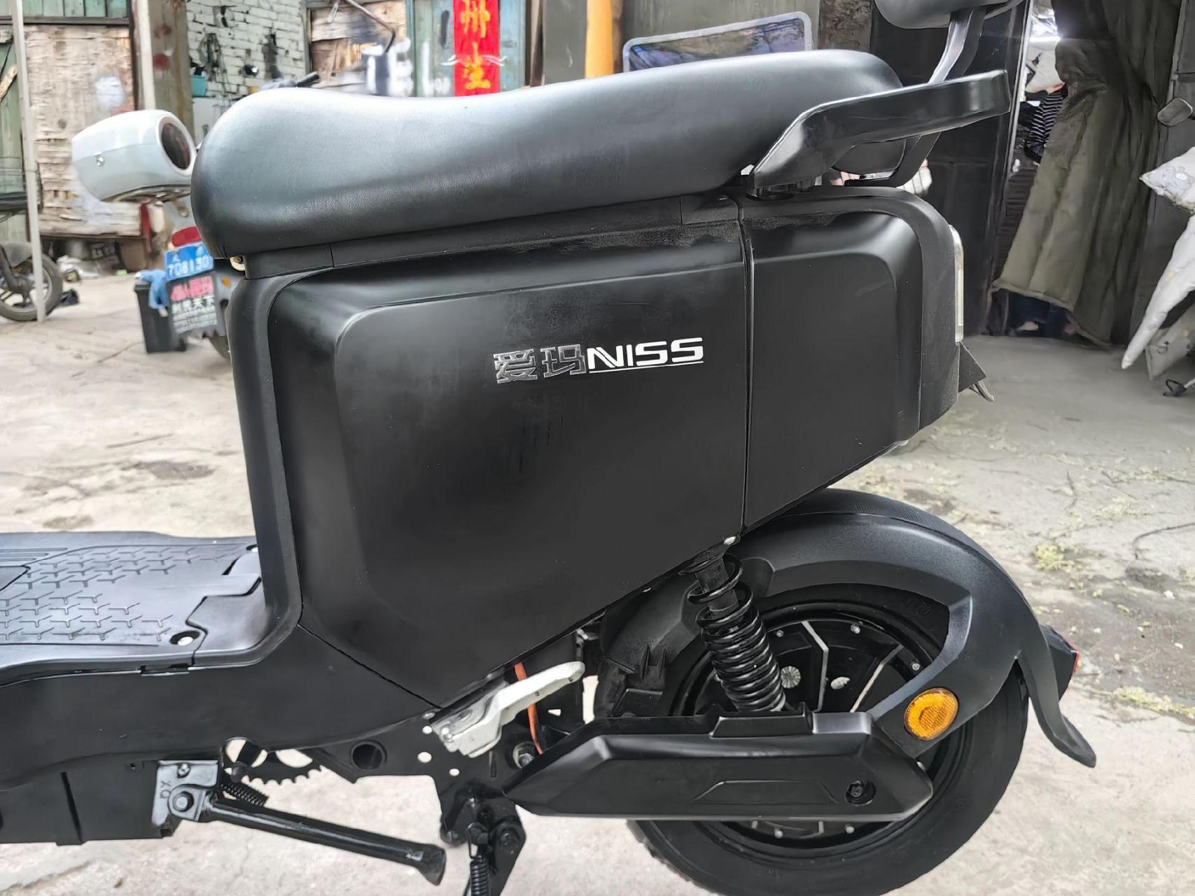 瞧瞧爱玛n155国标电动车,续航八十公里