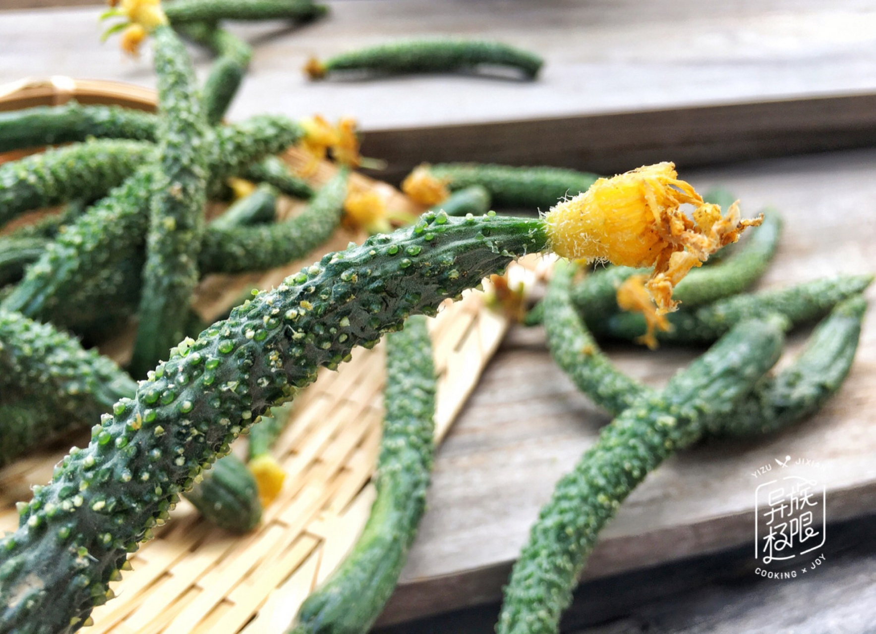 每年4月末起,虾瓜开始在市场里出没,上市的时间短,稍不留意就错过了