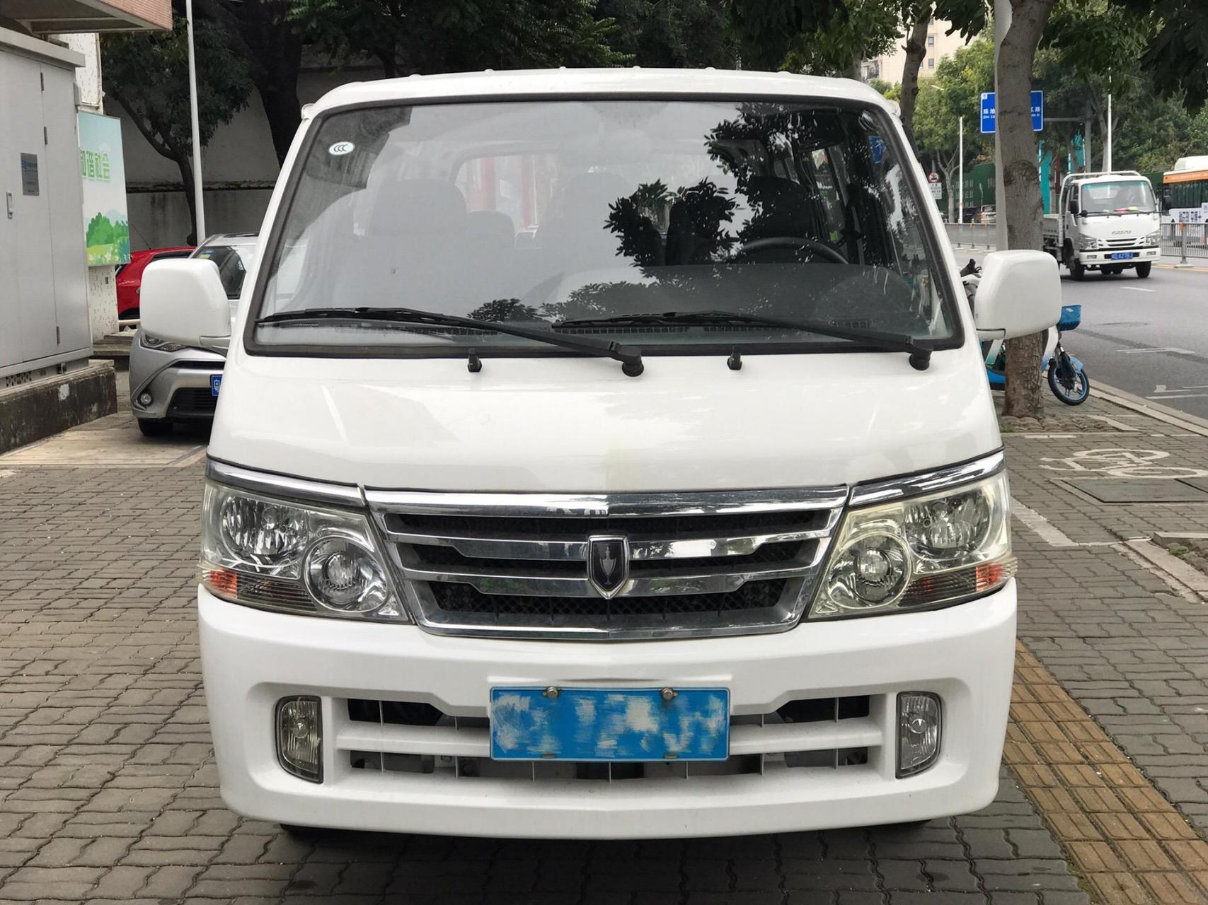 新到在售2013年12月金杯9座面包车,蓝牌c证可以驾驶,配置高,电动调节