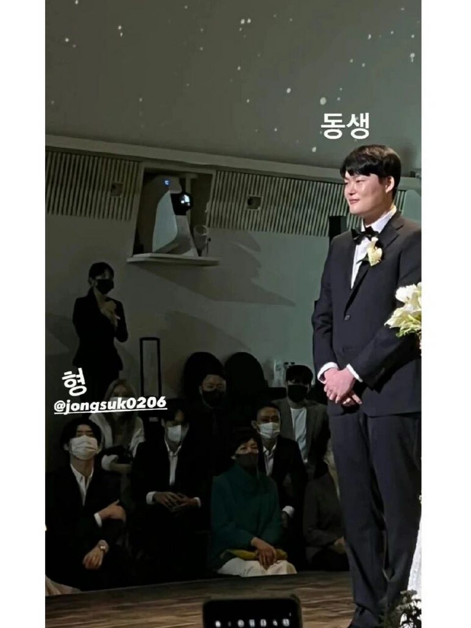 发现了 李钟硕亲弟弟和弟妹的合照 好漂亮啊 #李钟硕参加弟弟婚礼