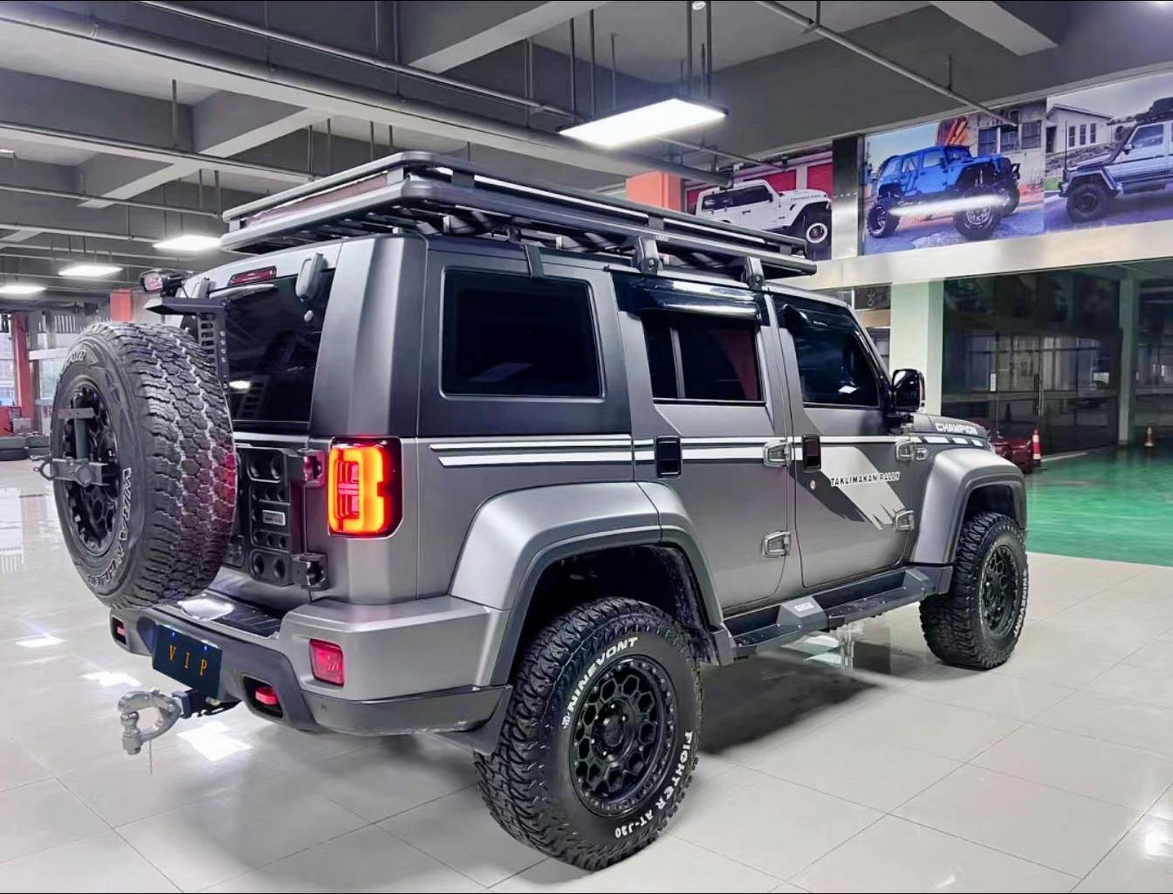 68万.北京bj40 2021款 2.0t 自动四驱环塔冠军版 表显里程:3.