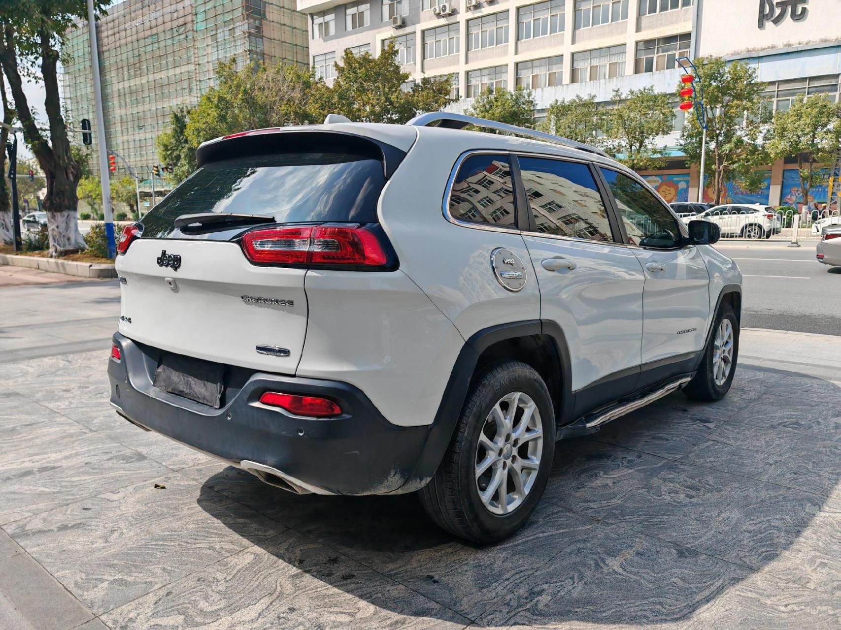 2016年上牌广汽菲克jeep自由光,2.