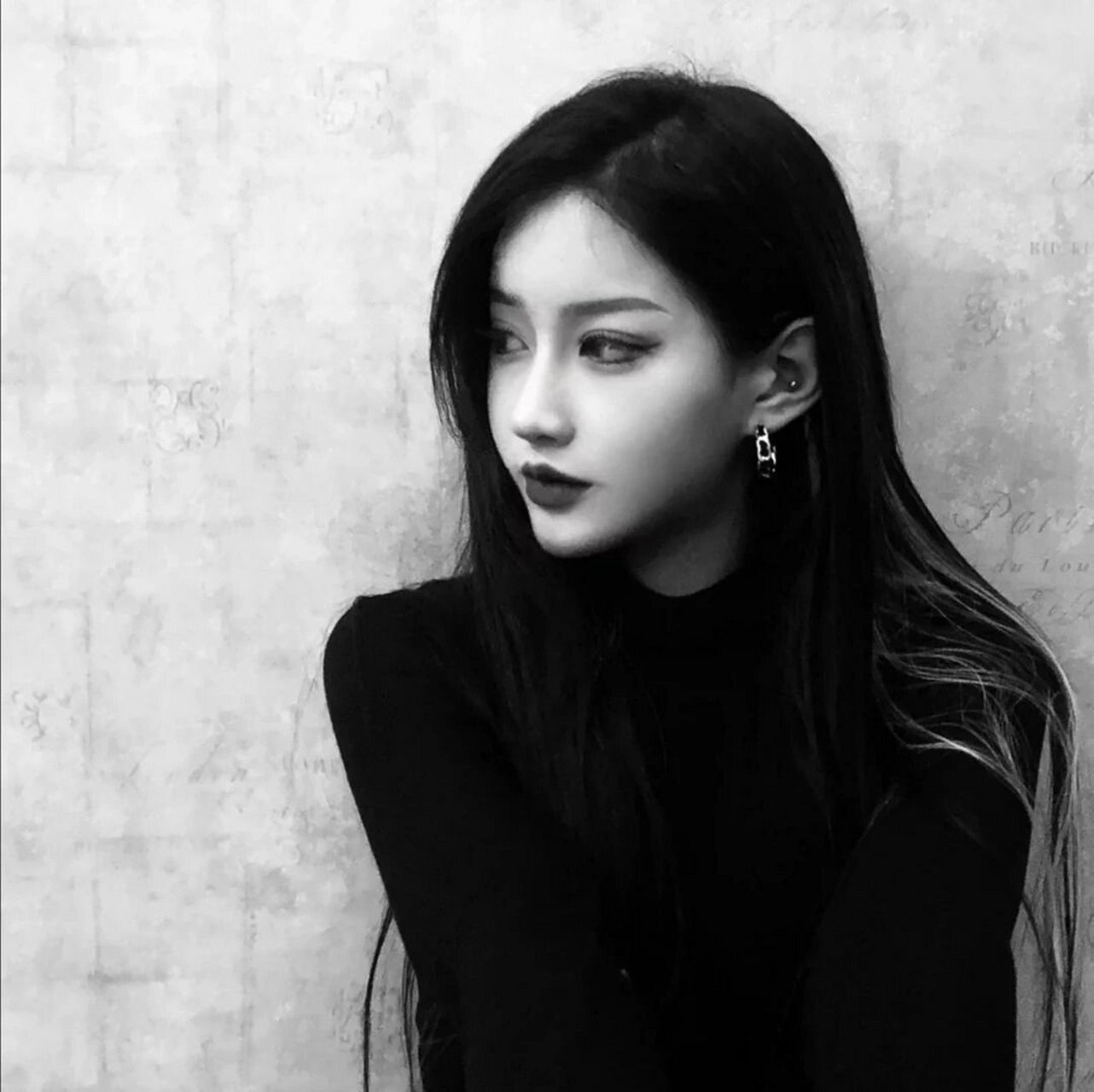 女生高冷黑色系头像