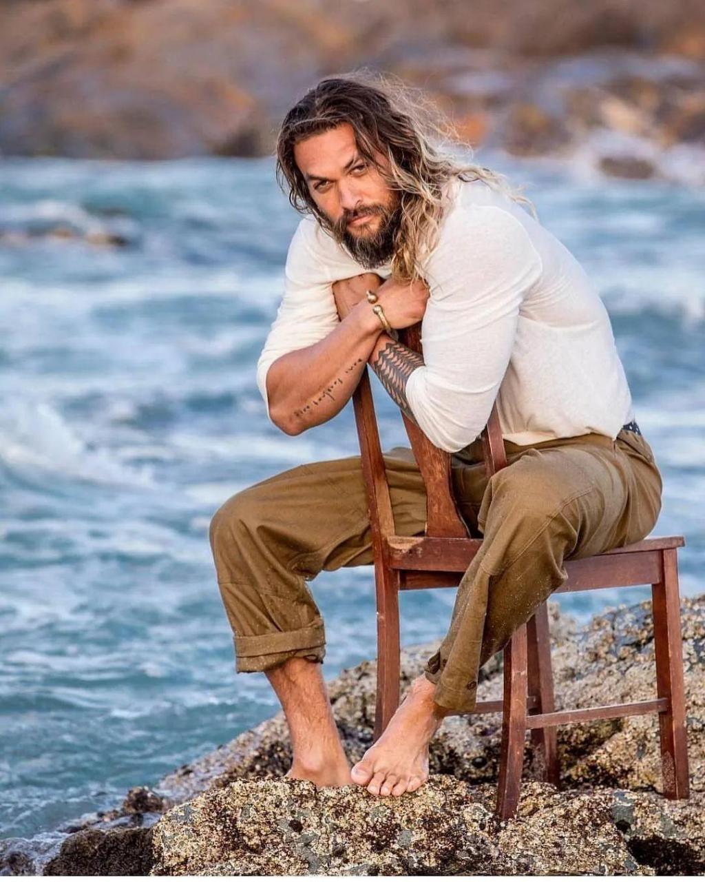 最近,今年43岁的美国夏威夷男演员 jason momoa(杰森·莫玛)登上了