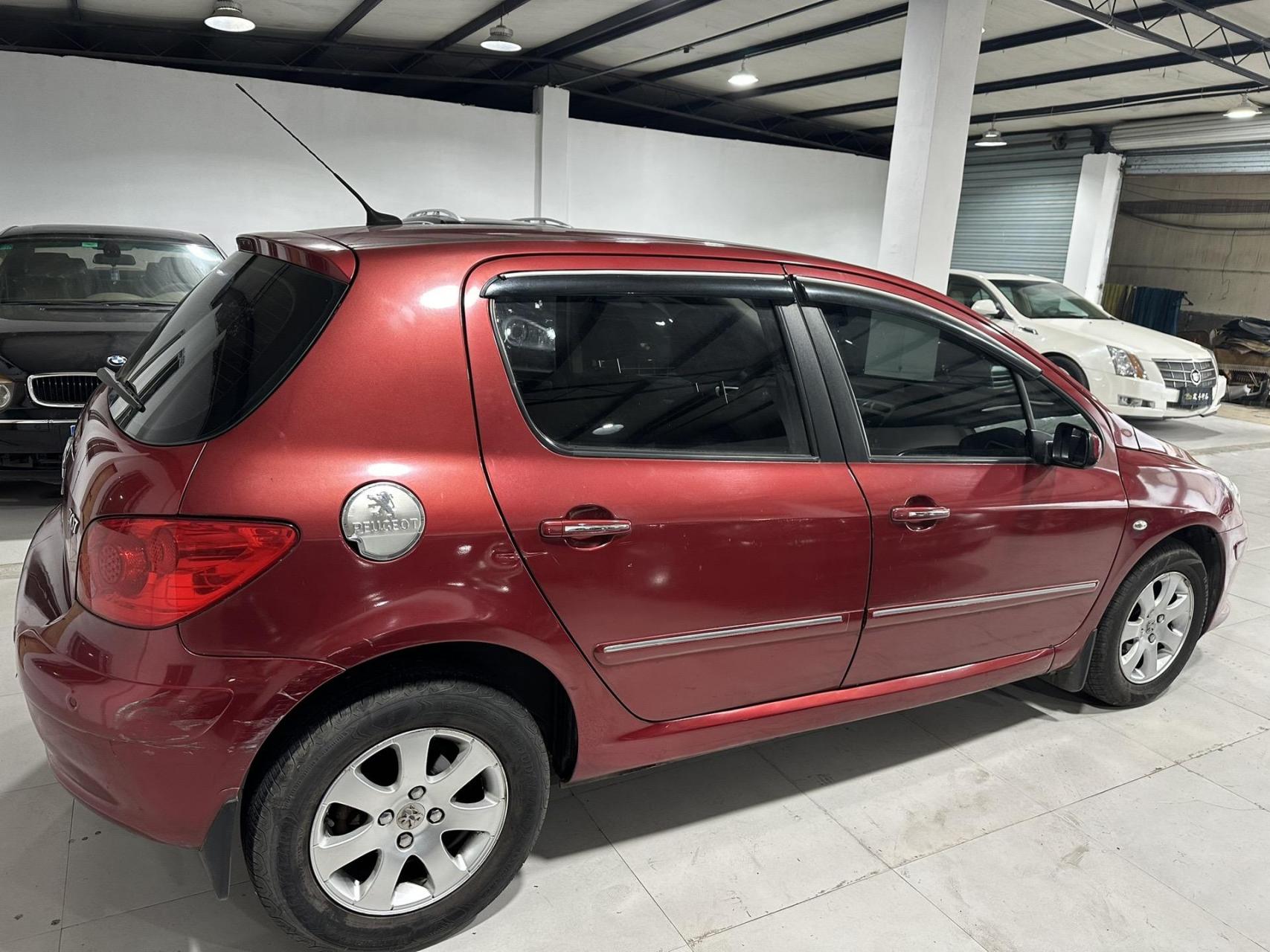 11年上户东风标致307两厢自动档,1.6的黄金排量,全款只要1.38万