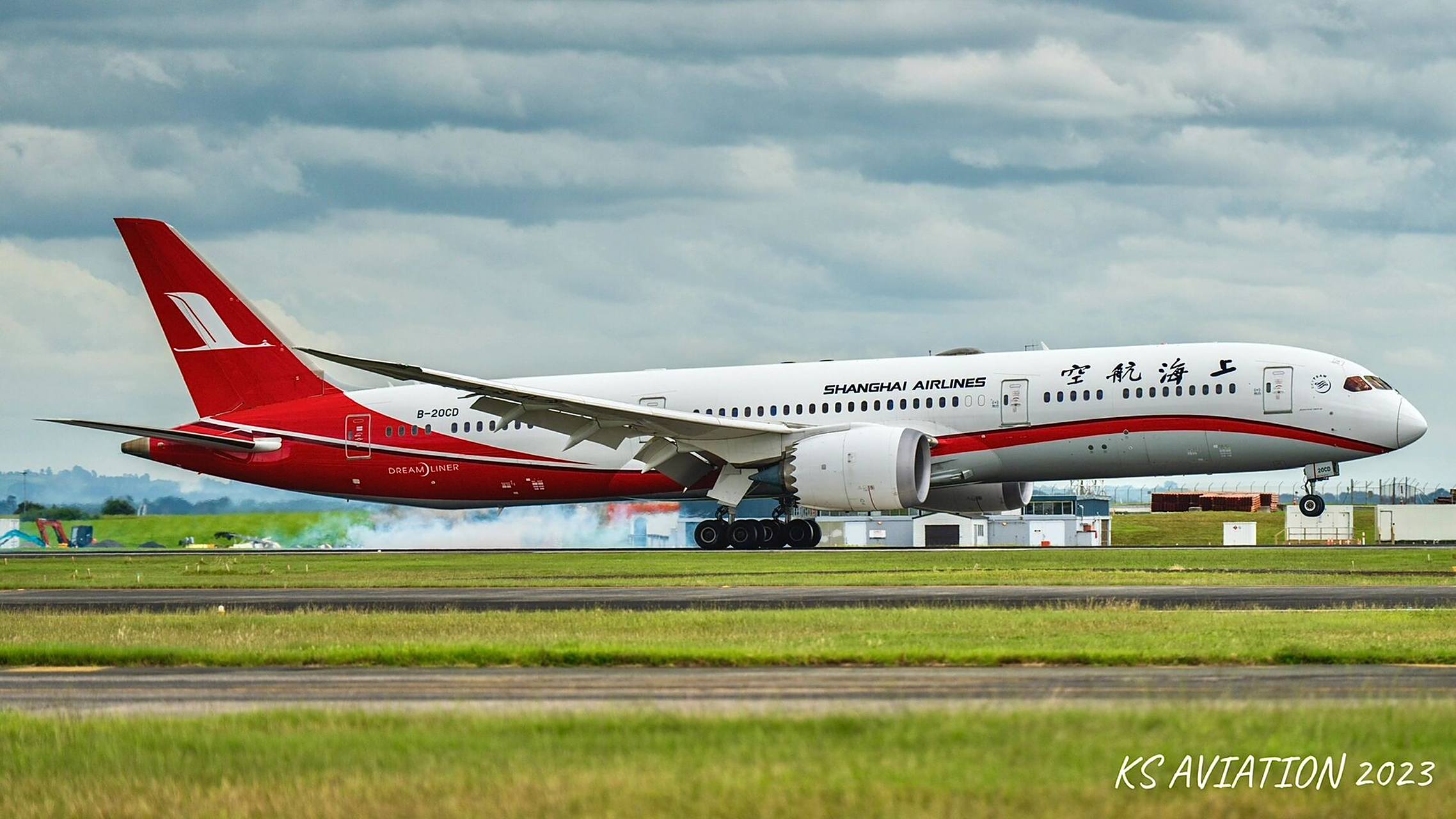 那就发一张用上海航空787-9飞的哪几周的照片吧.
