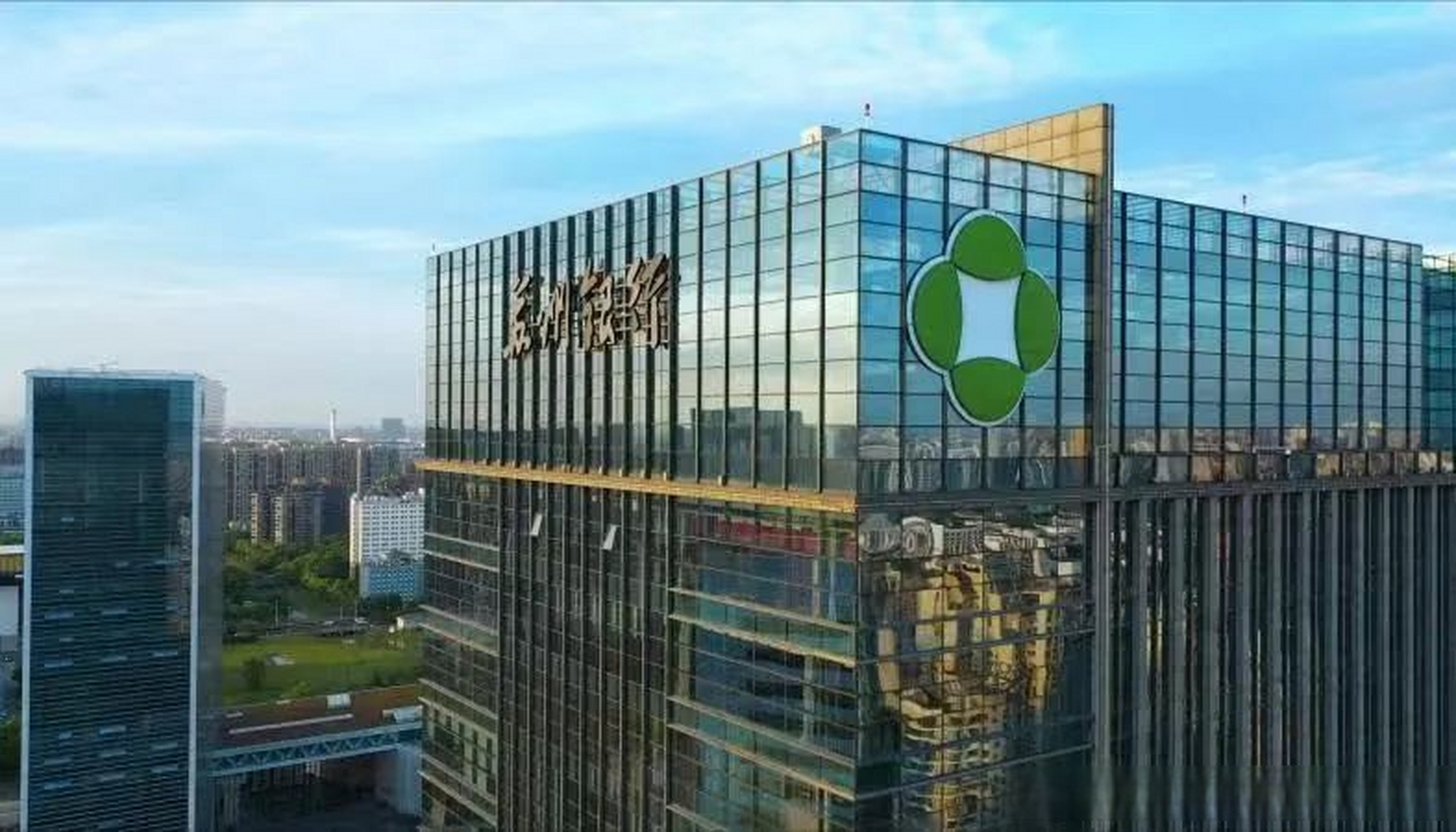 新闻动态# 【今天,园区与苏州银行签署战略合作协议!