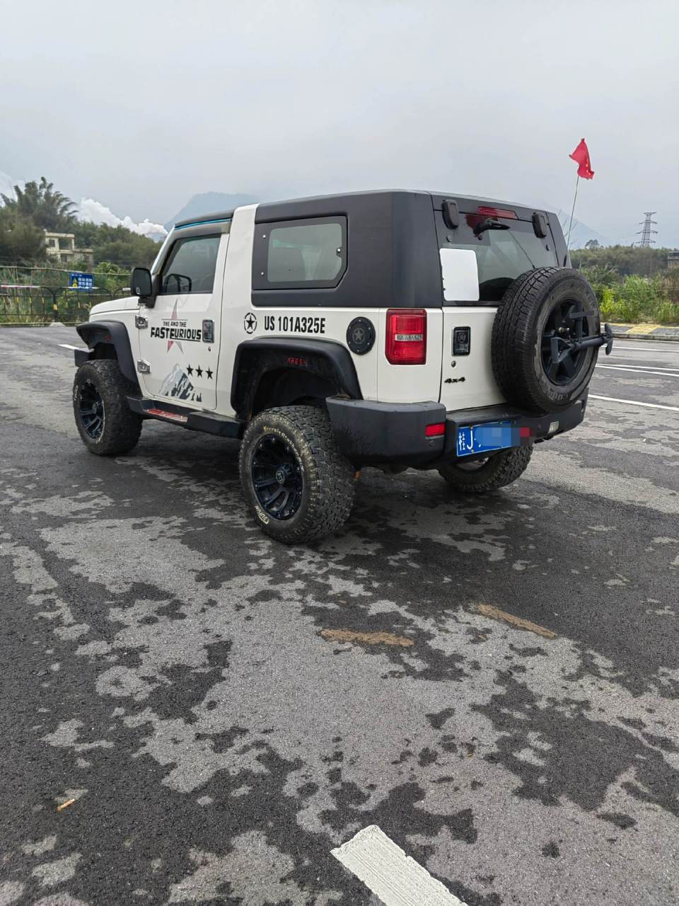 2015年6月上牌北京bj40两门版硬派越野敞篷车,2.