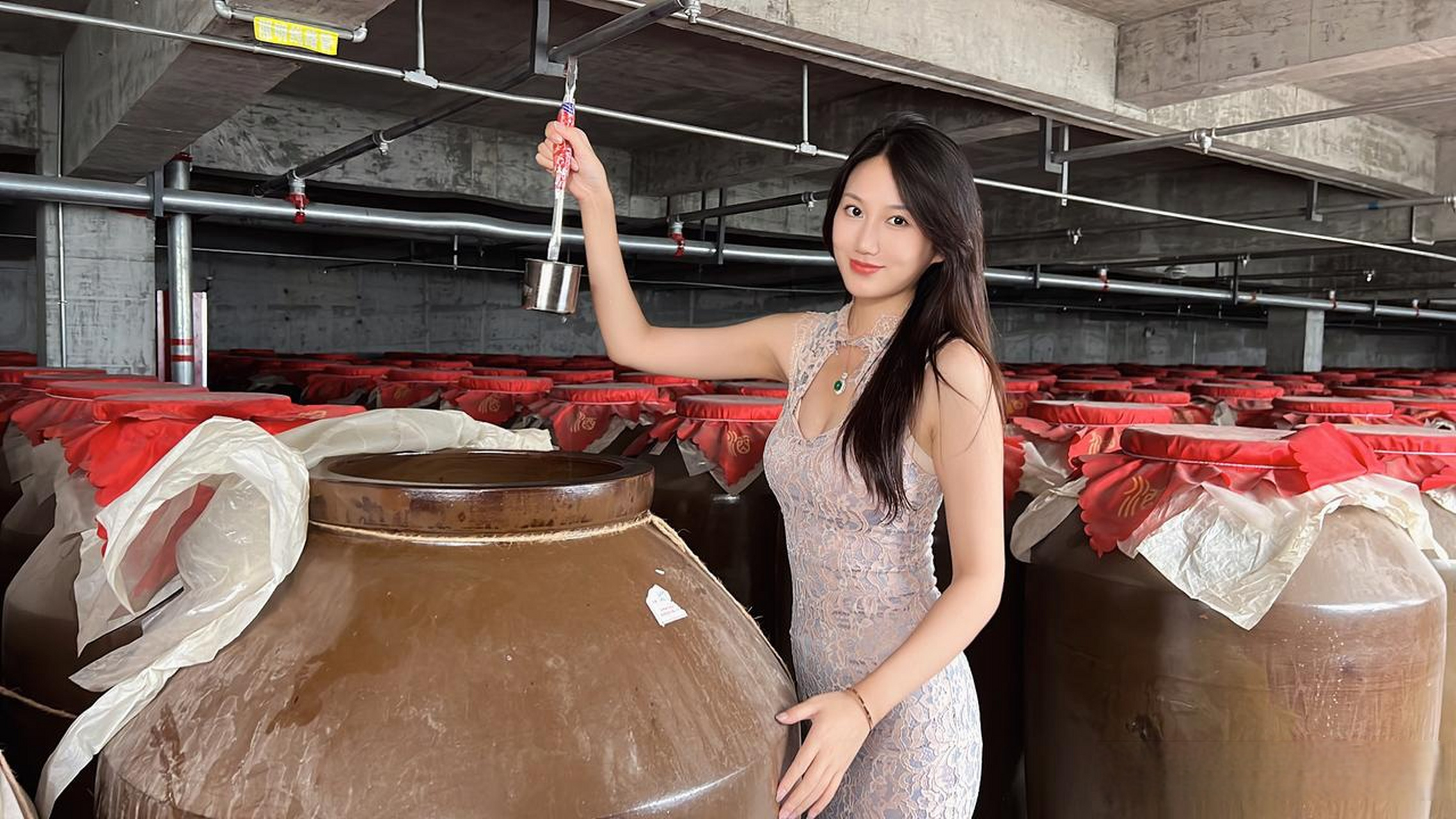 500坛20年老酒直接送给粉丝们酒妹亲手签名封坛 一直有很多酒友想要