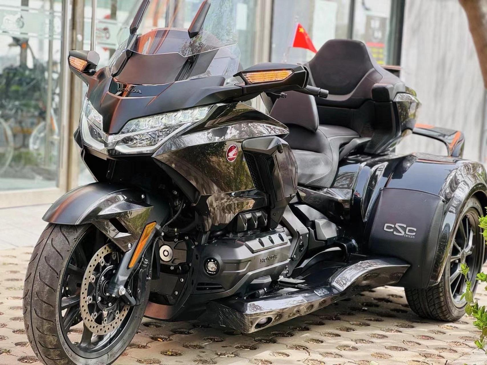 最新到店,本田金翼正三轮,23年7月上牌,价格66万,一手车,京b牌照,4100