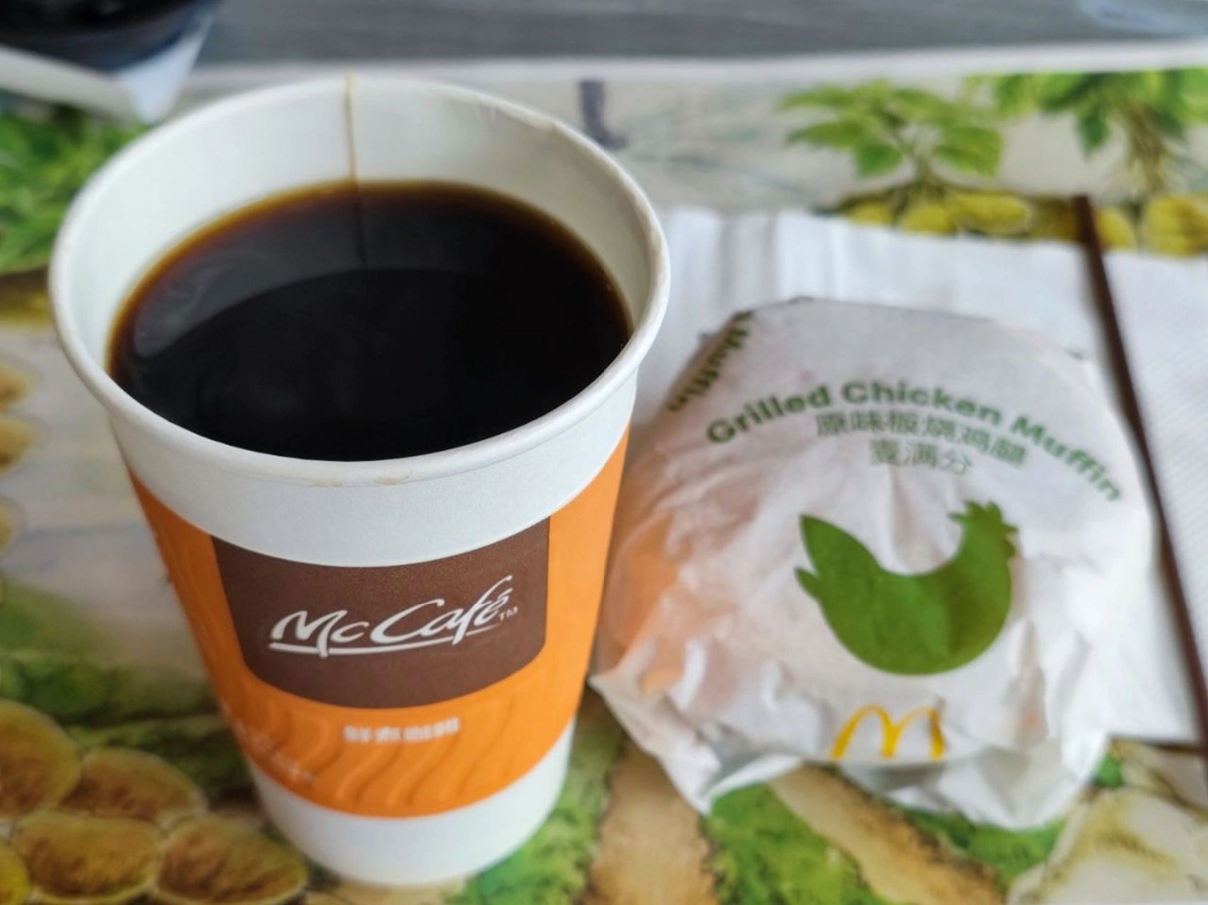 麦当劳鲜煮咖啡续杯 ◆昨天翻看到有人说鲜煮咖啡可以续杯,我震惊了