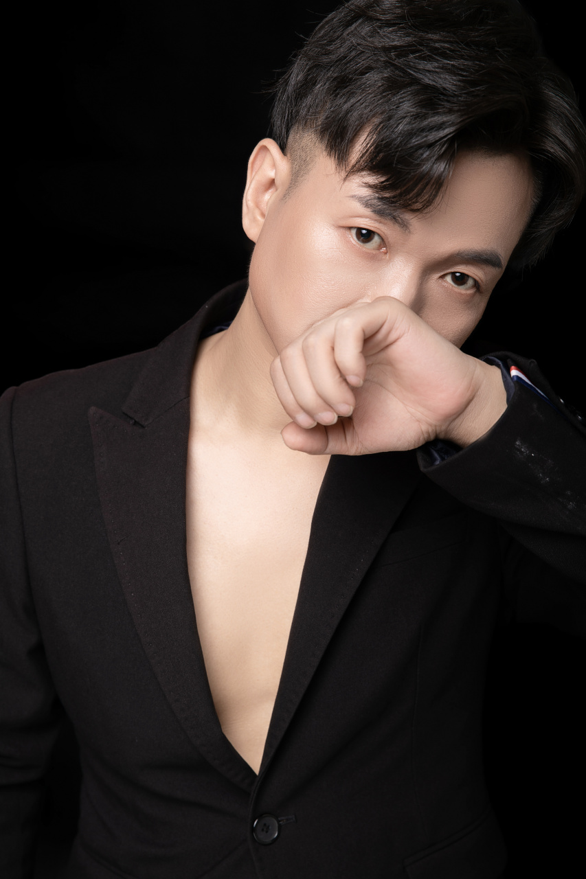 庄闲##庄闲写真##歌手庄闲# 新歌写真