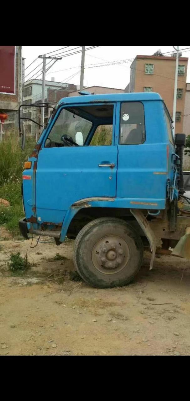 80年代五十铃5吨圆灯 圆角>中国版本fsr112/尾版112搭装6bd1发动机