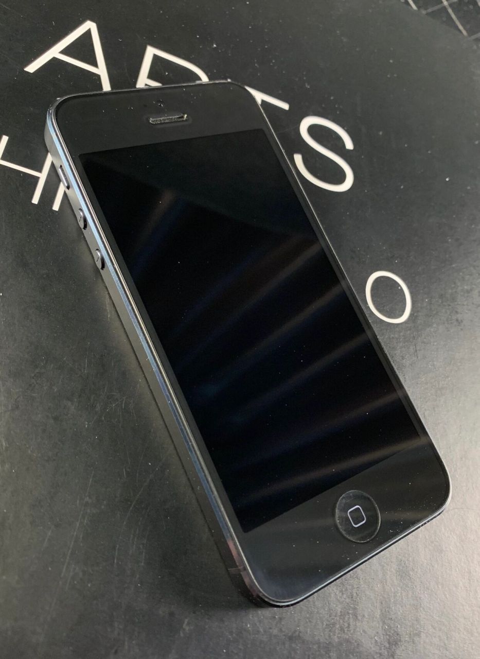 乔布斯最后的作品—数码界的经典艺术品 很多人说iphone4s是乔布斯