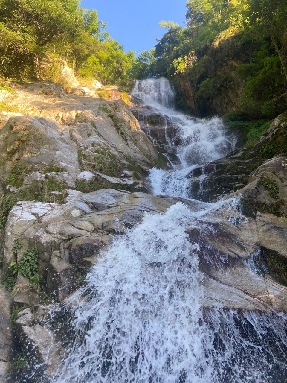 龙涎瀑布图片