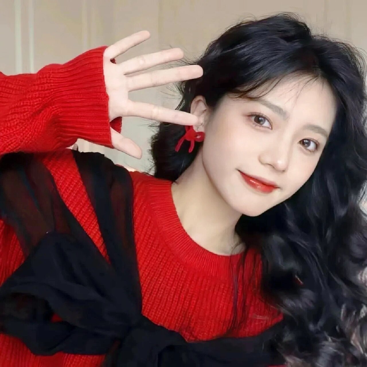 喜庆的新年女生头像 新年女生头像 礼貌拿图哦