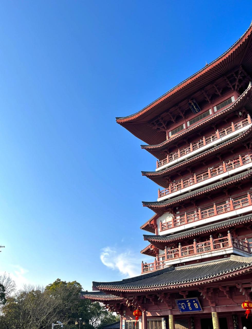 椒江/白云阁 可以坐电梯上的山 原以为上去就快要到了,没想到扶梯上去