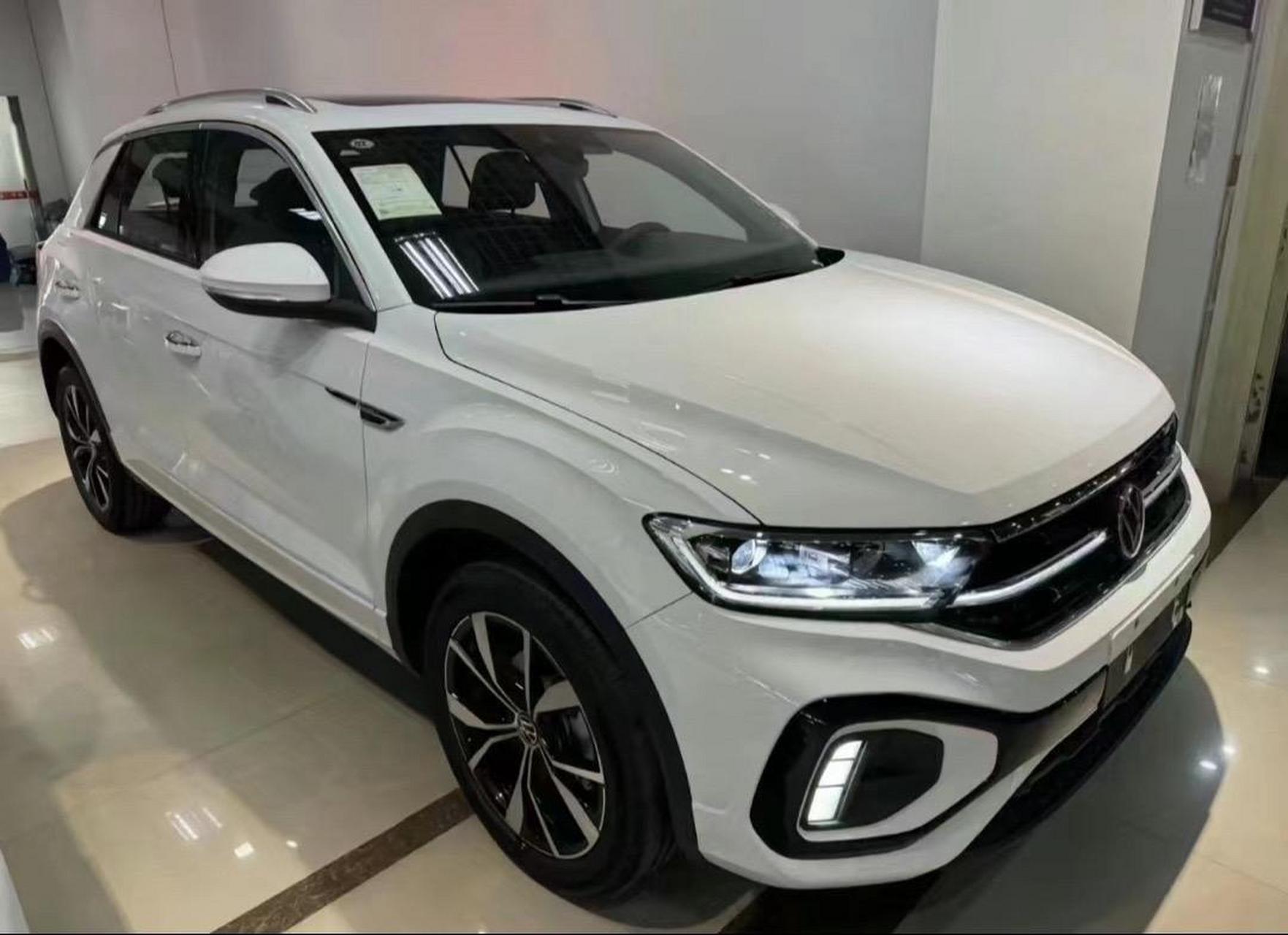 车型:大众 t-roc探歌 2023款 280tsi dsg两驱时光版 颜色:白色 指导价