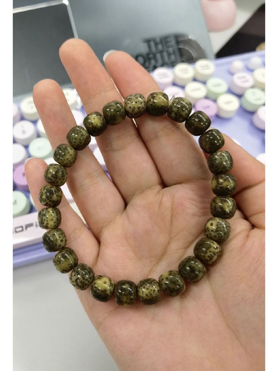 星月菩提绿幽灵后期走色 逛潘家园的时候买的9×8小尺寸的,我个人觉得