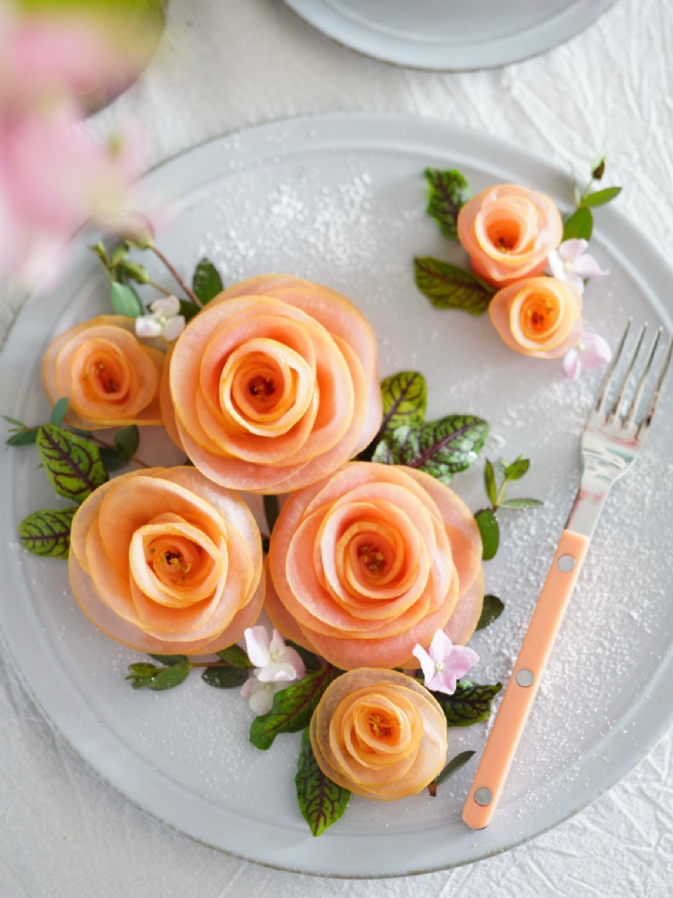 今日份|93粉色玫瑰95苹果花水果拼盘 你是我的玫瑰,你是我的花