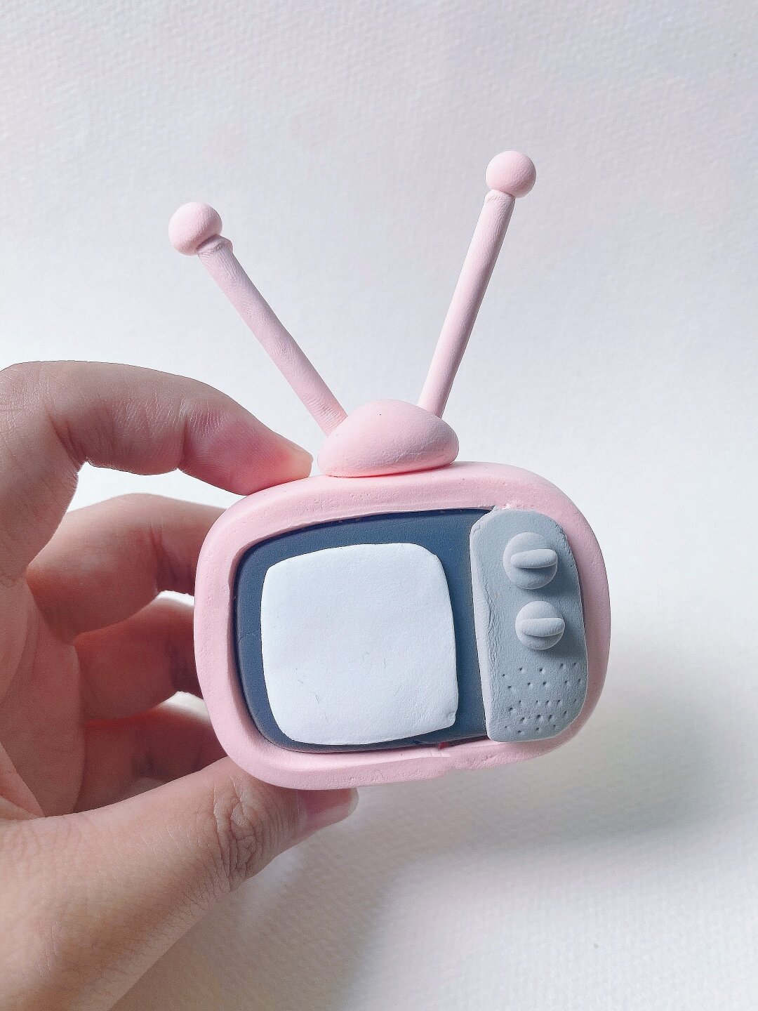 罗弗超轻粘土复古电视机闪亮登场78 沙发,茶几,盆栽,电视机已经