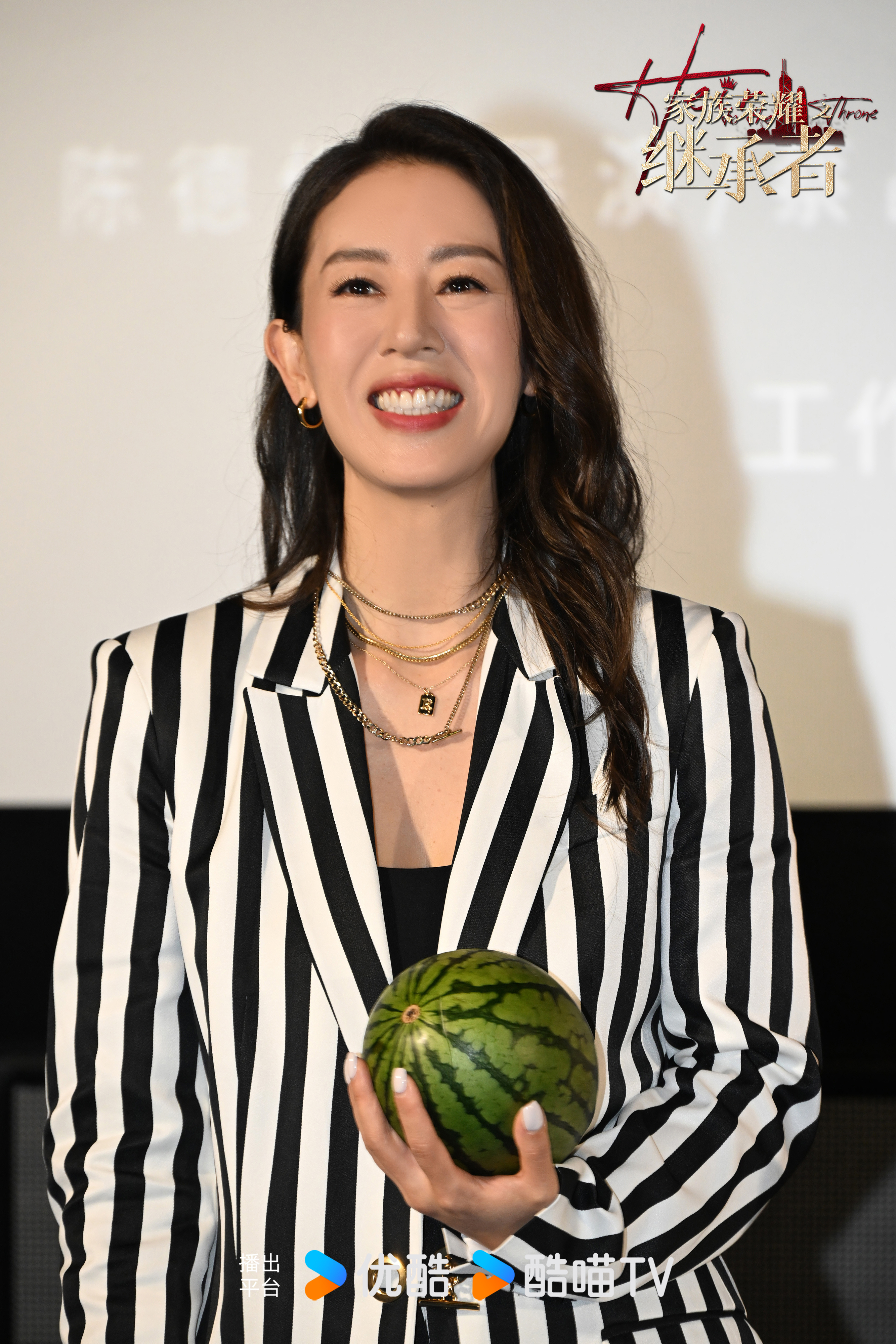 近距离接触丘氏集团,沉浸式了解豪门内幕,与别的股