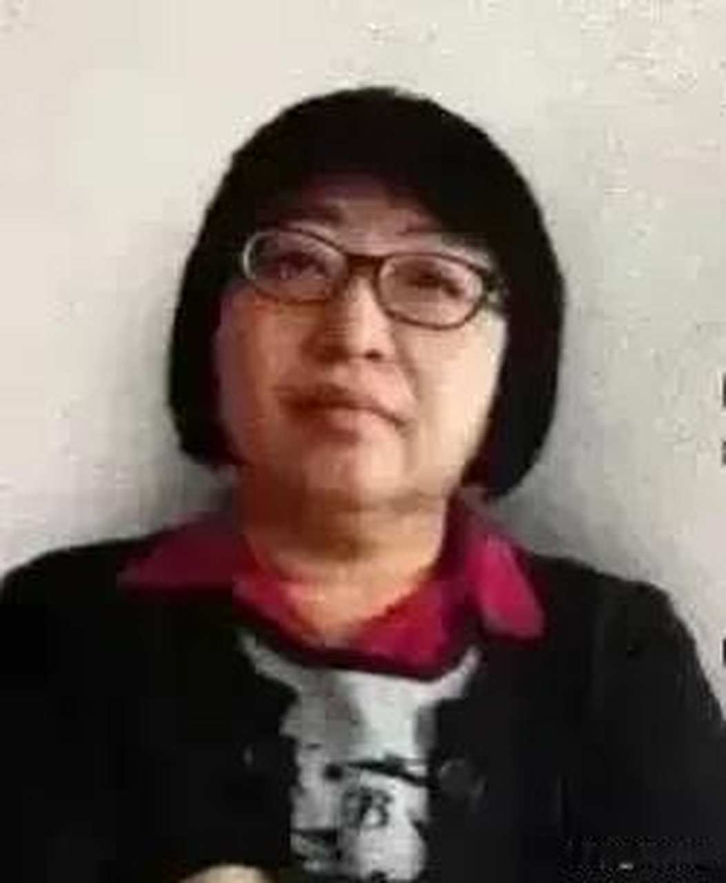 当时足球报的主任李璇在直播中辟谣时一本正经的说,杜兆才本来在总局