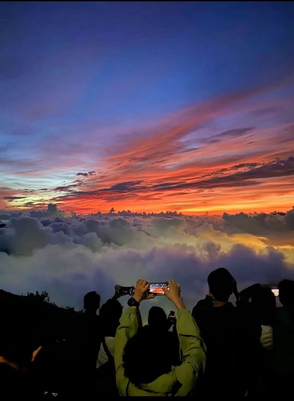 看日出. 深圳梧桐山.