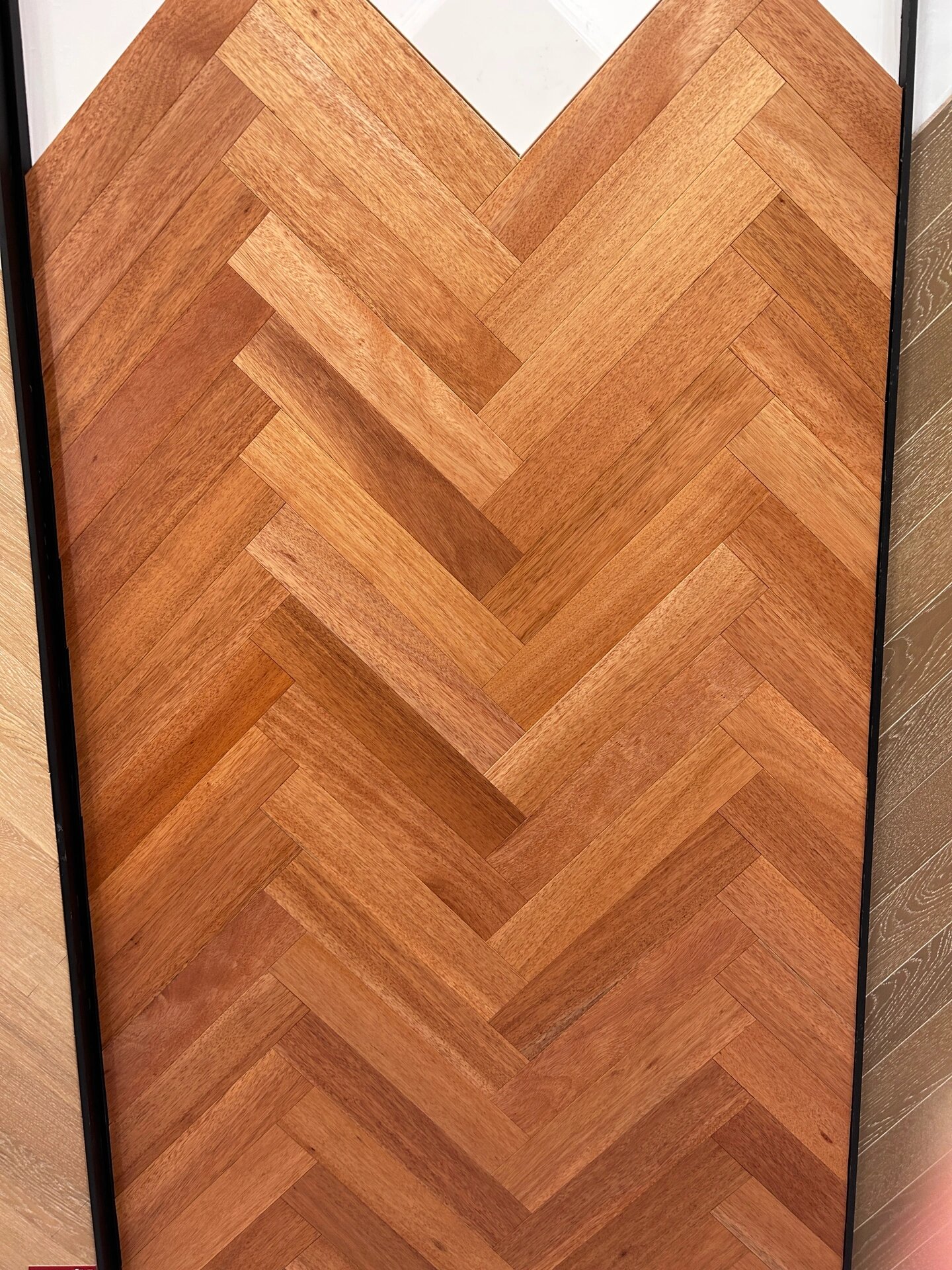 圣象纯实木人字拼地板,地暖专用 人字拼通铺 隐形地脚线 全屋浑然一体