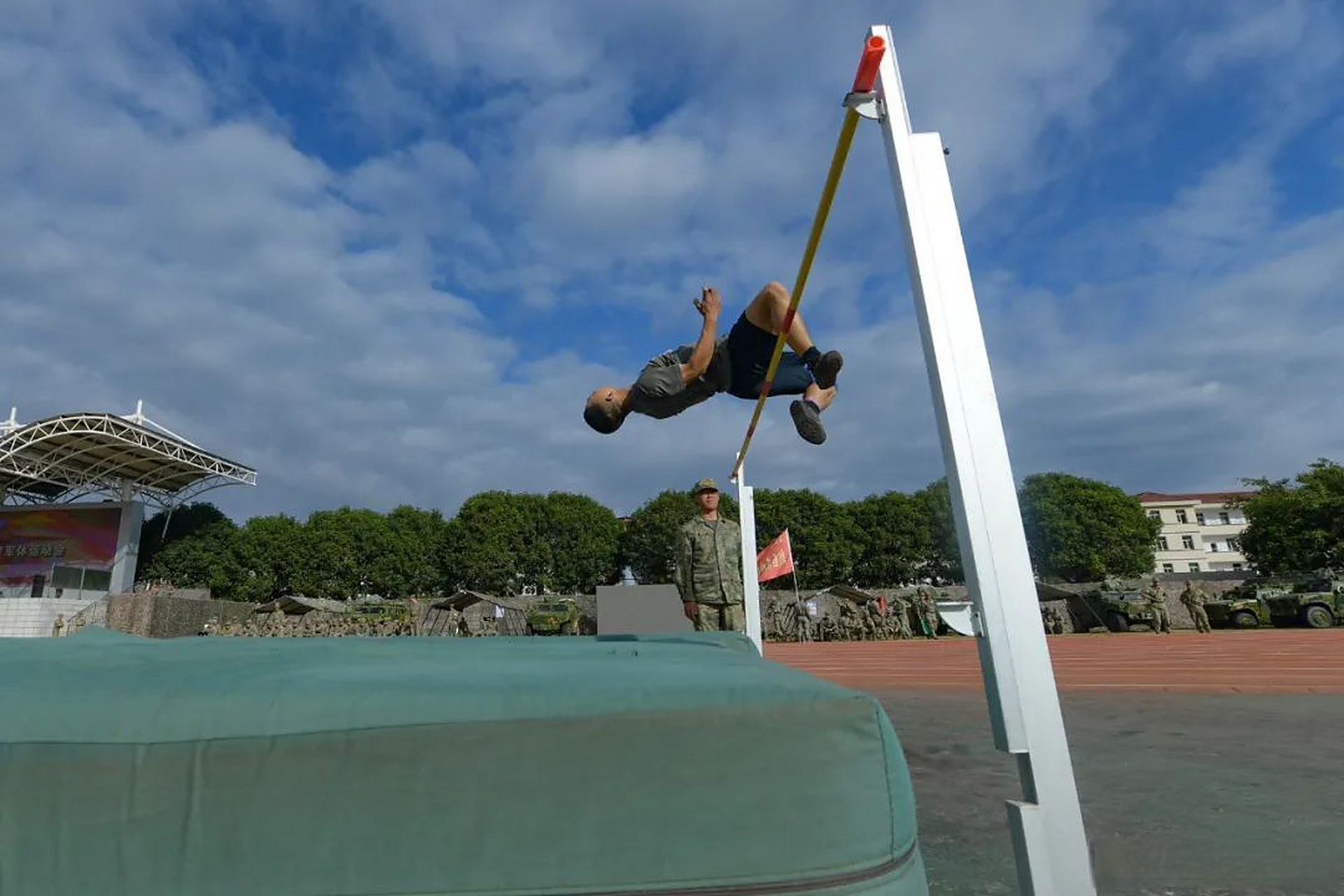 真正的诠释一滴滴汗水汇聚方能取得荣誉,一次次努力