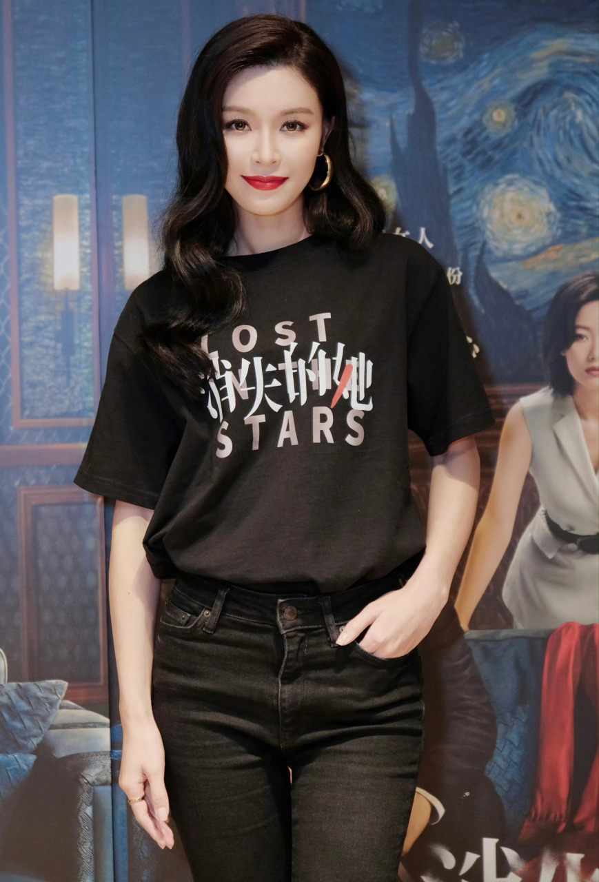 电影消失的她#文咏珊这张美.正在看风声,李宁玉用心演出来了.