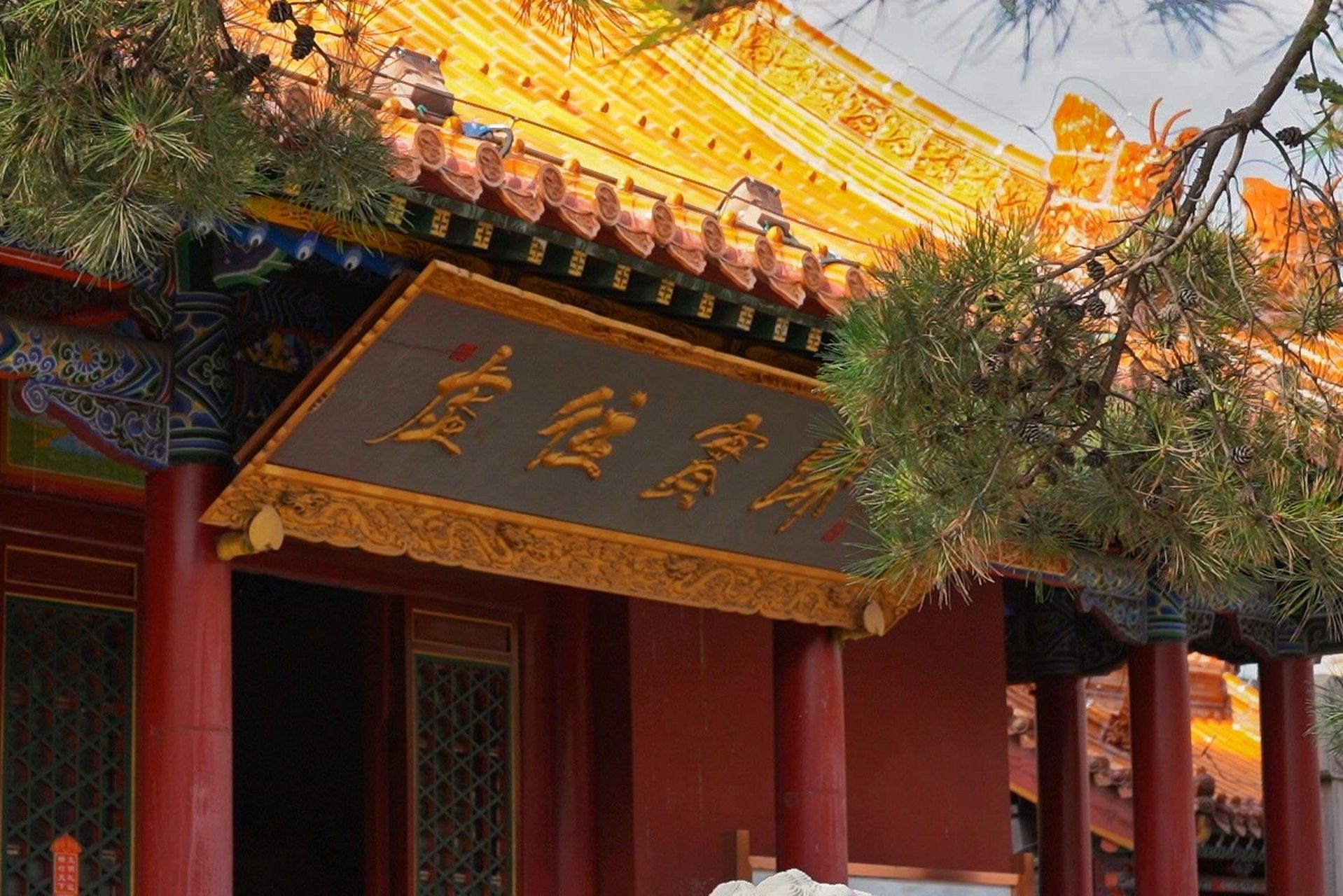 大召寺其中"召"为藏语寺庙之意.